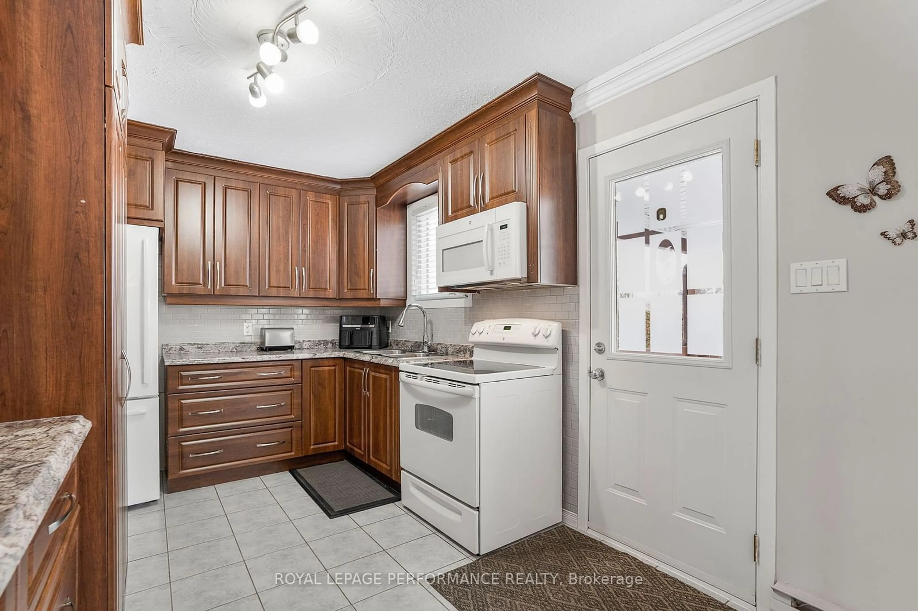 Standard kitchen, unknown for 3 St Denis St, The Nation Ontario K0C 2B0