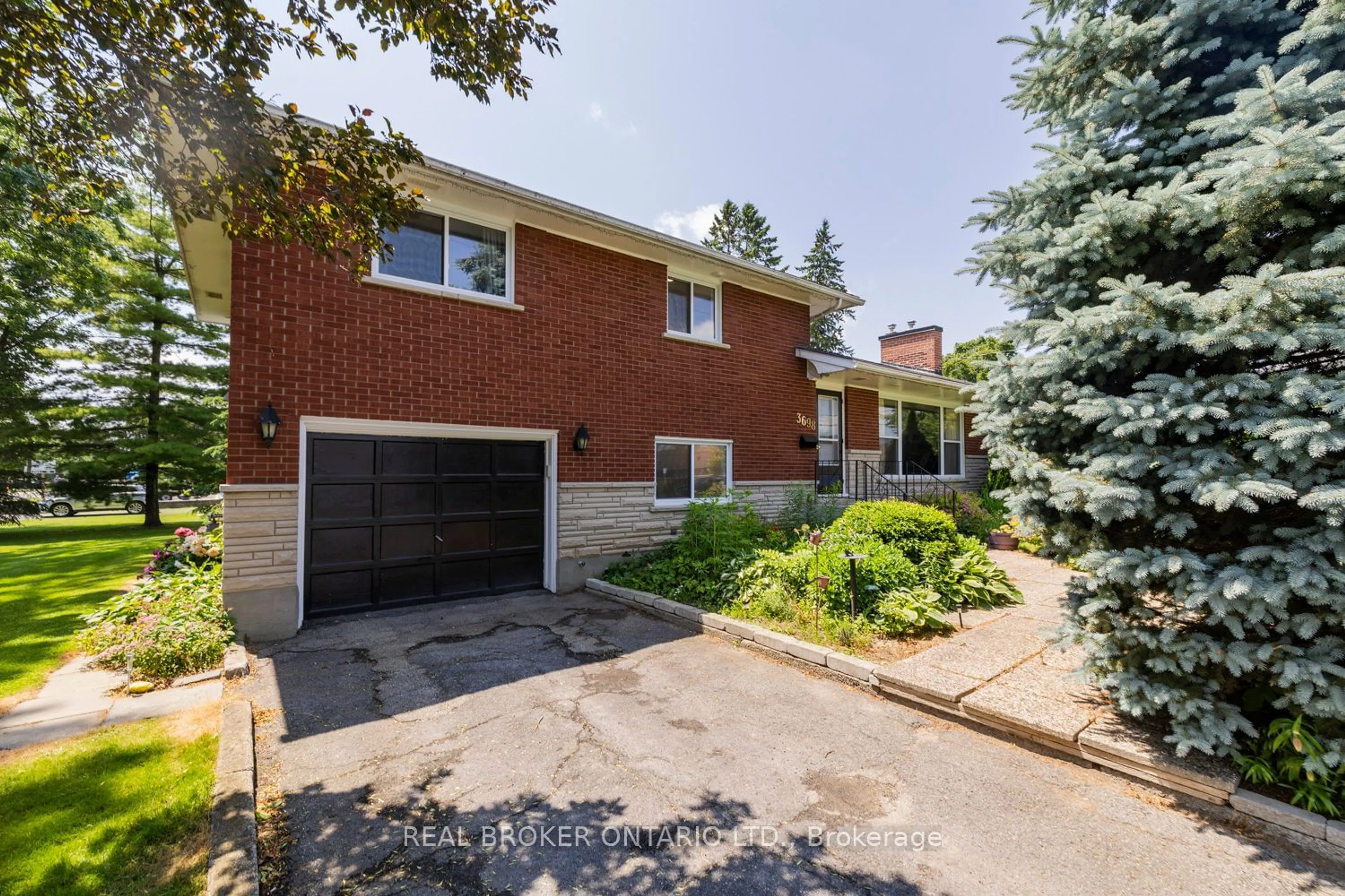 Home with brick exterior material, street for 3698 McBean St, Stittsville - Munster - Richmond Ontario K0A 2Z0