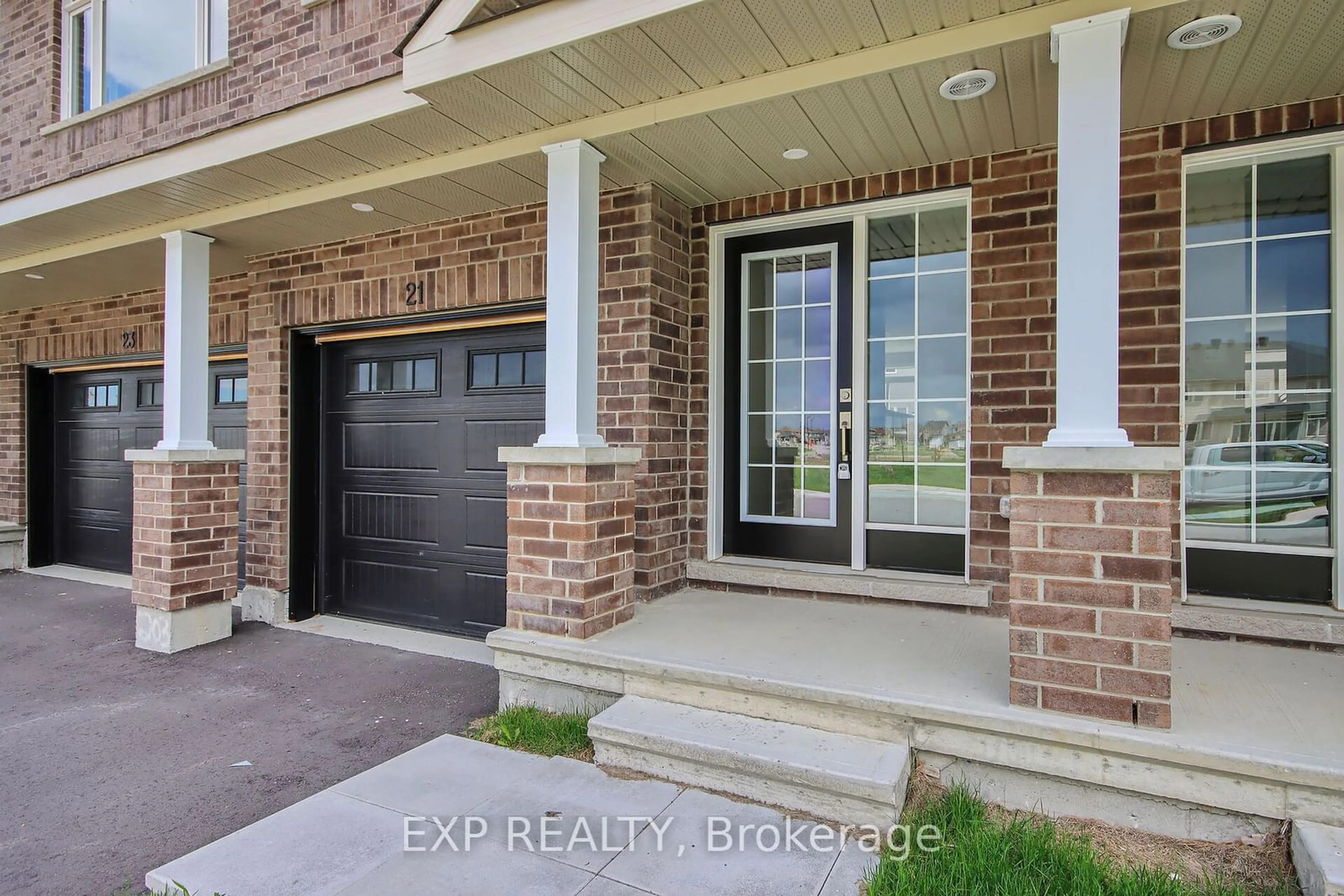 Indoor entryway for 21 CUMMINGS Ave, Carleton Place Ontario K7C 0C4