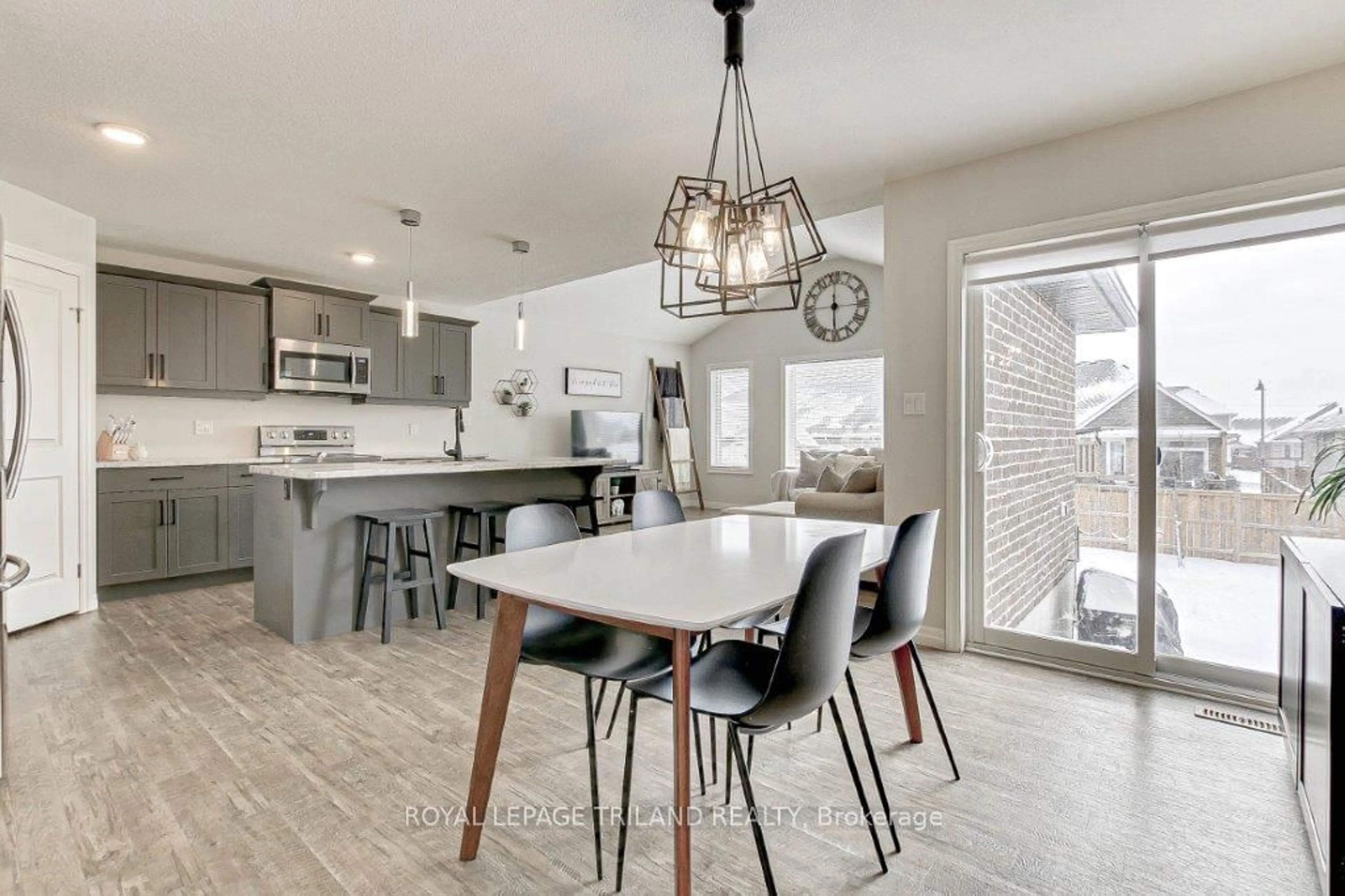 Open concept kitchen, unknown for 4 FOXHOLLOW Crt, St. Thomas Ontario N5R 0J6