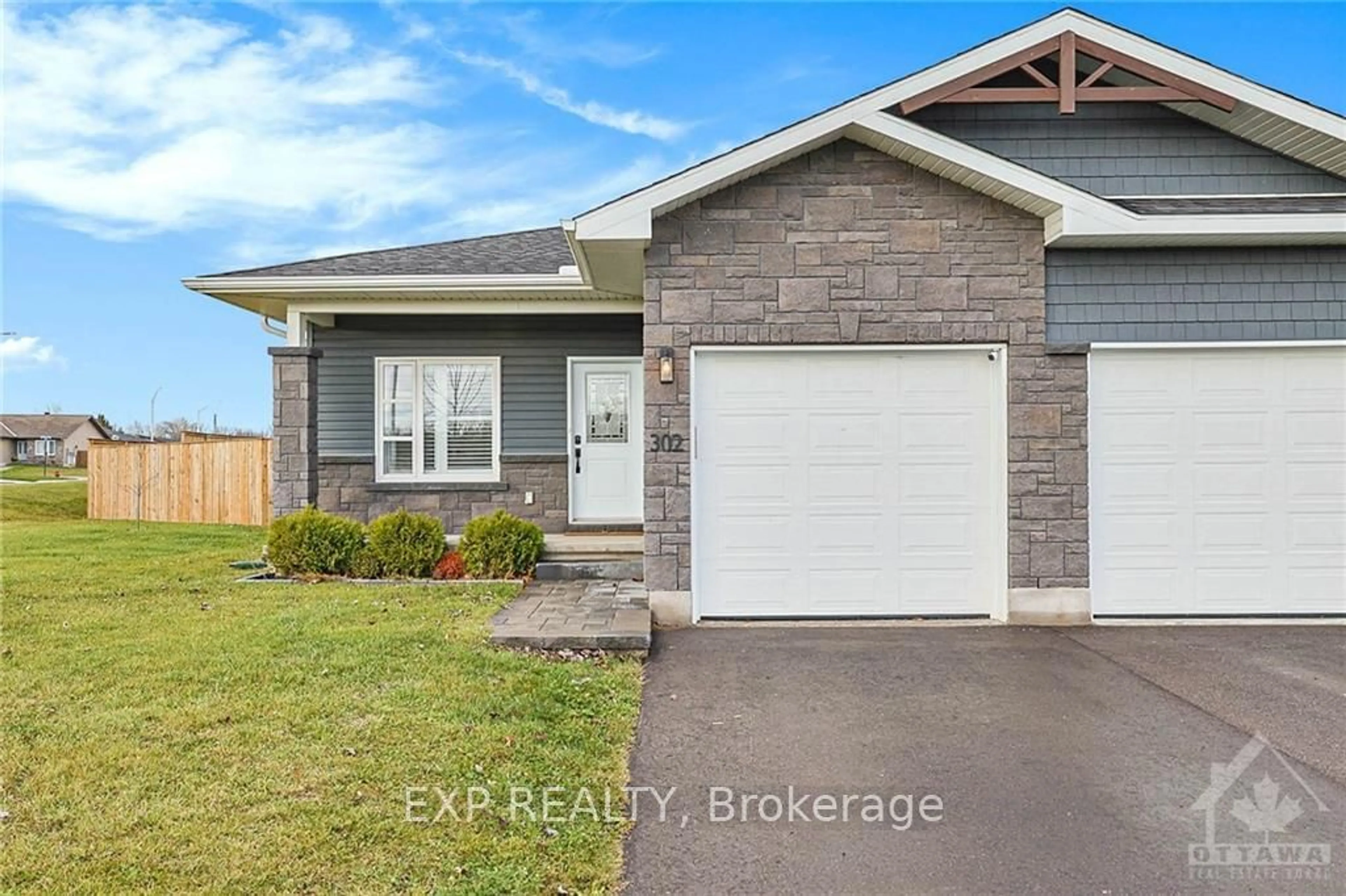 Unknown for 302 FORESTVIEW Cres, Renfrew Ontario K7V 0C4