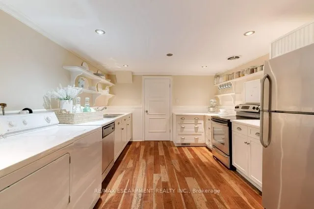 Additional property image - 183 Mill St