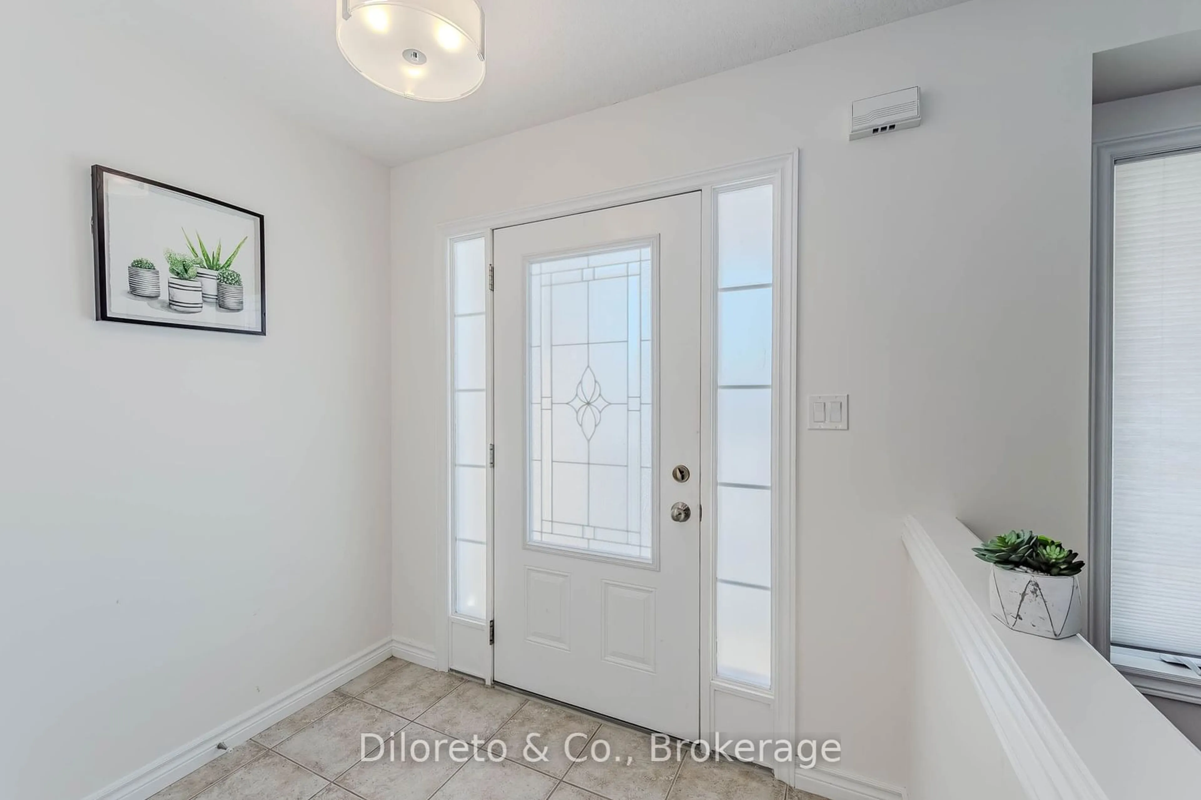 Indoor entryway for 20 SHACKLETON Dr #46, Guelph Ontario N1E 0C5