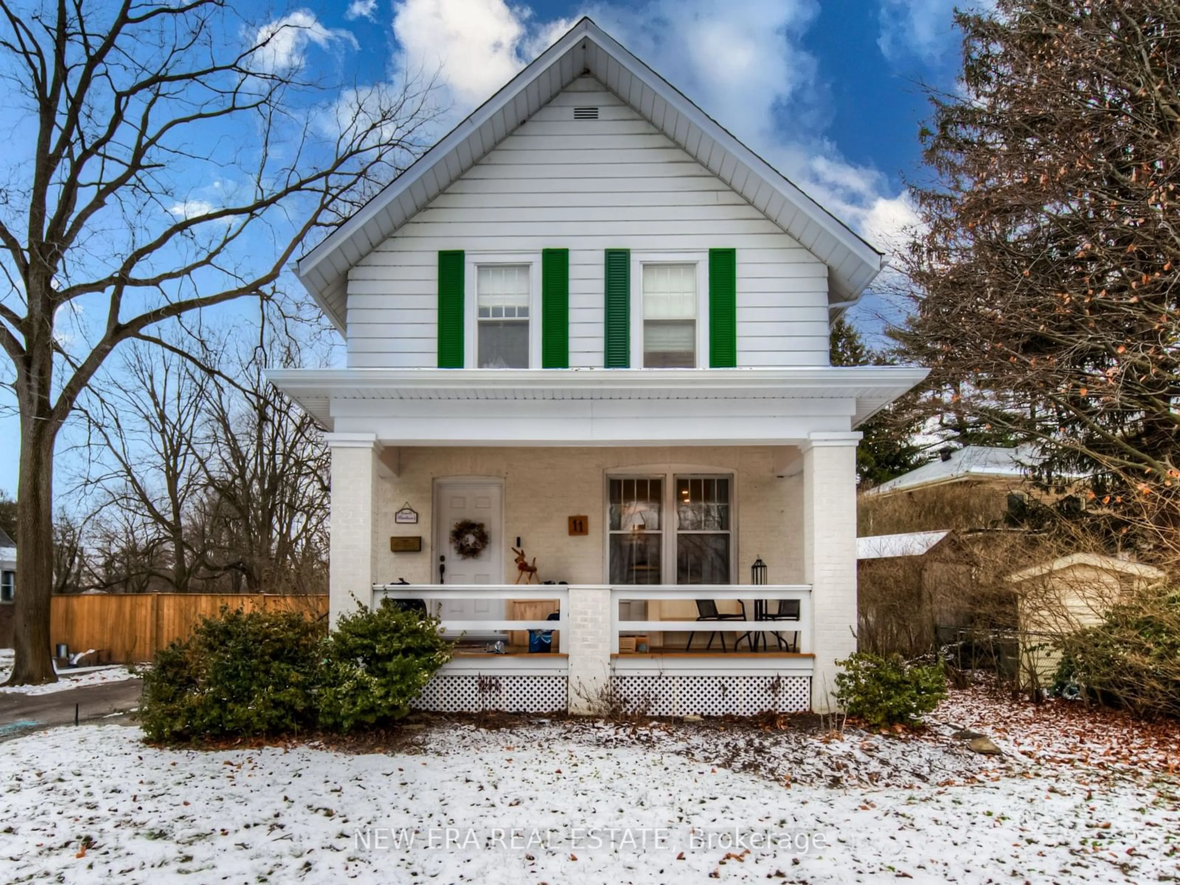 Home with vinyl exterior material, street for 11 Tutela Heights Rd, Brantford Ontario N3T 1A2