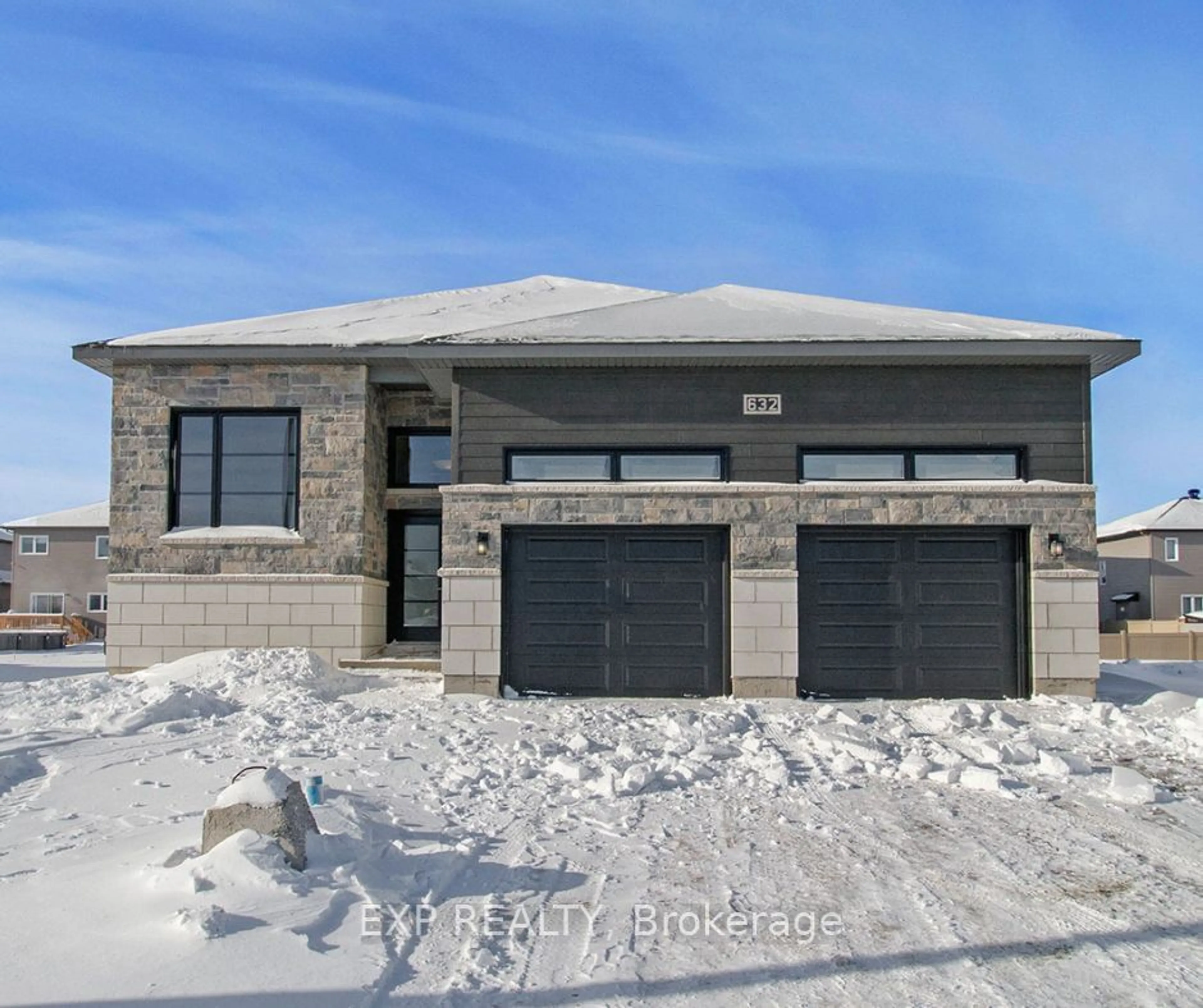 Home with brick exterior material, street for 632 Geneva Cres, Russell Ontario K0A 1W0