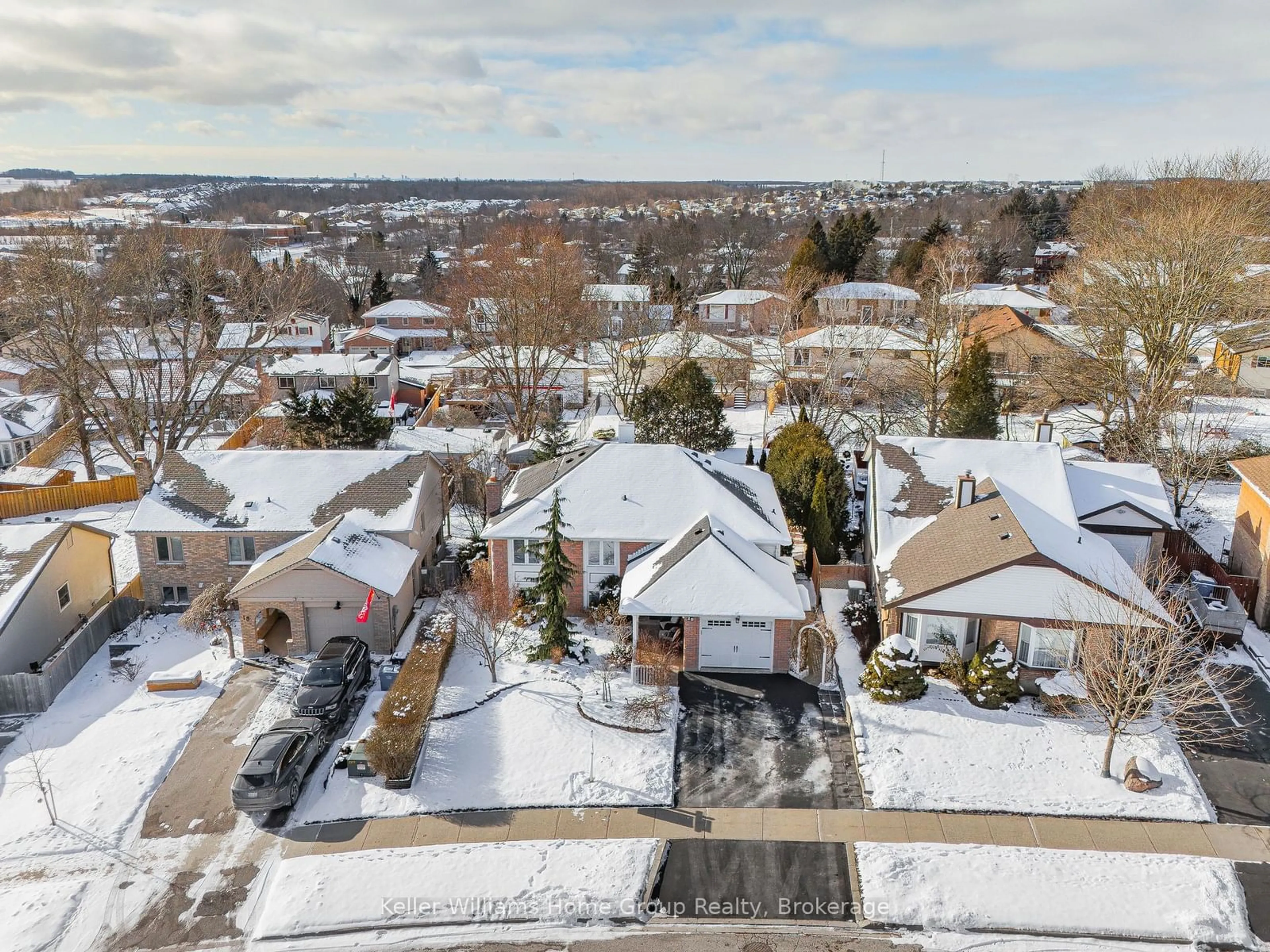 A pic from outside/outdoor area/front of a property/back of a property/a pic from drone, street for 20 Westhill Rd, Guelph Ontario N1H 7P6