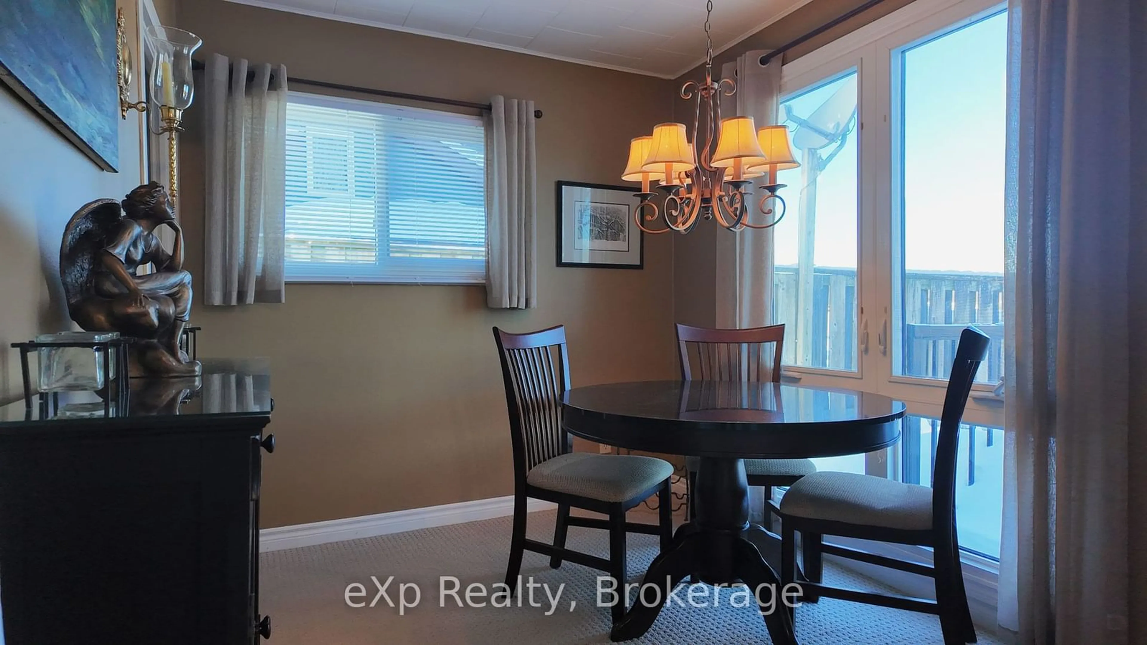 Dining room, wood/laminate floor for 209 Lake Rosalind Road 2, Brockton Ontario N4N 3B9