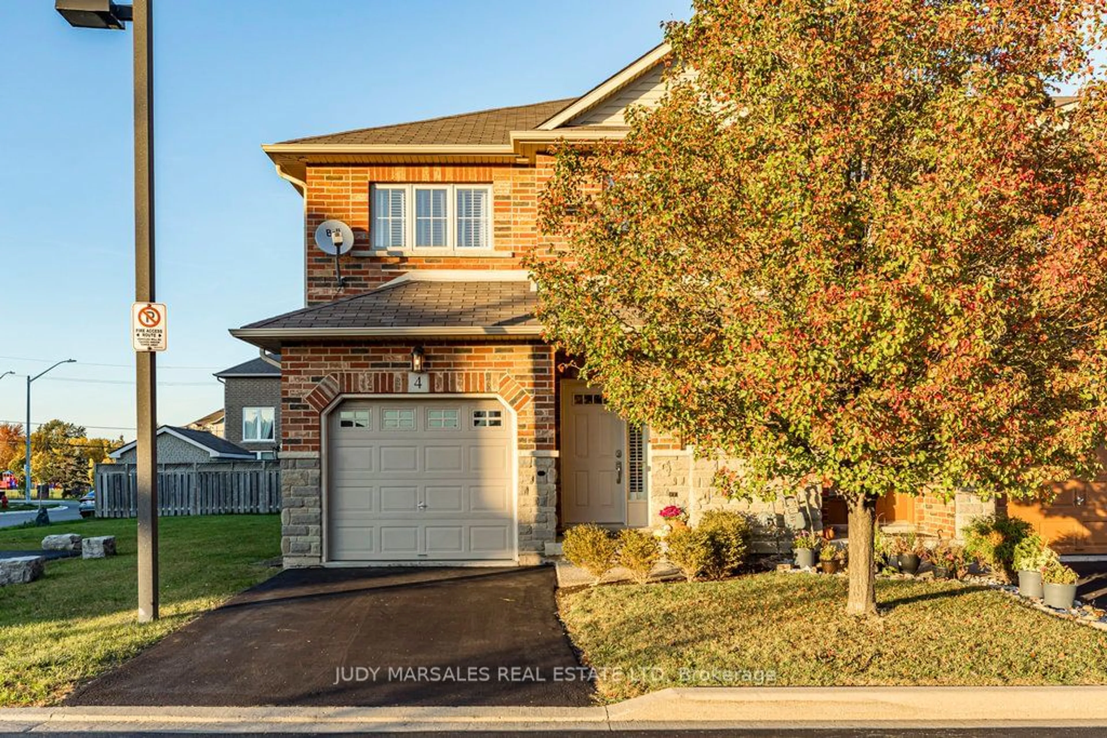 Home with brick exterior material, street for 4 Marina Point Cres, Hamilton Ontario L8E 0E4