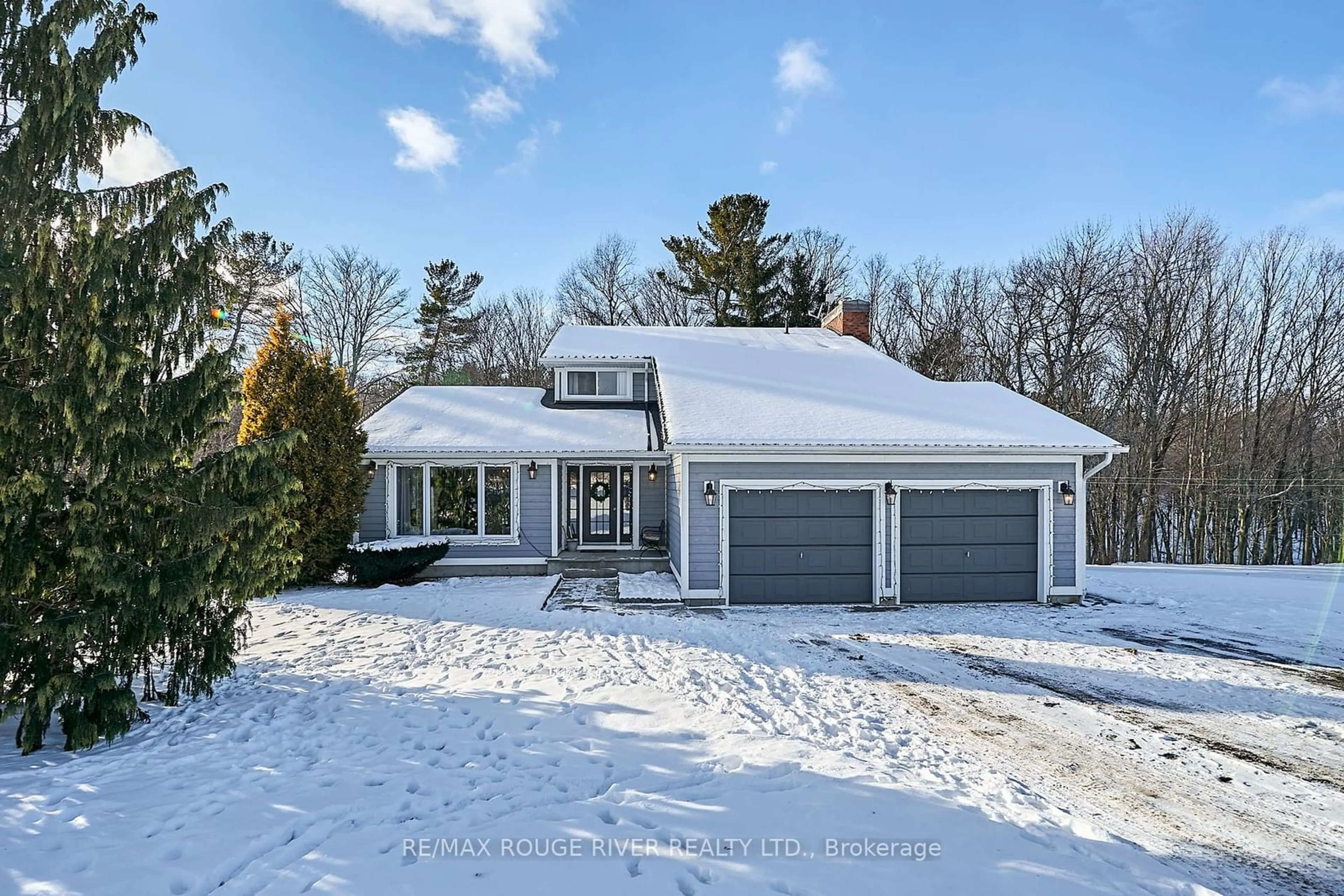 A pic from outside/outdoor area/front of a property/back of a property/a pic from drone, street for 5140 Harris Boatworks Rd Rd, Hamilton Township Ontario K0K 2E0