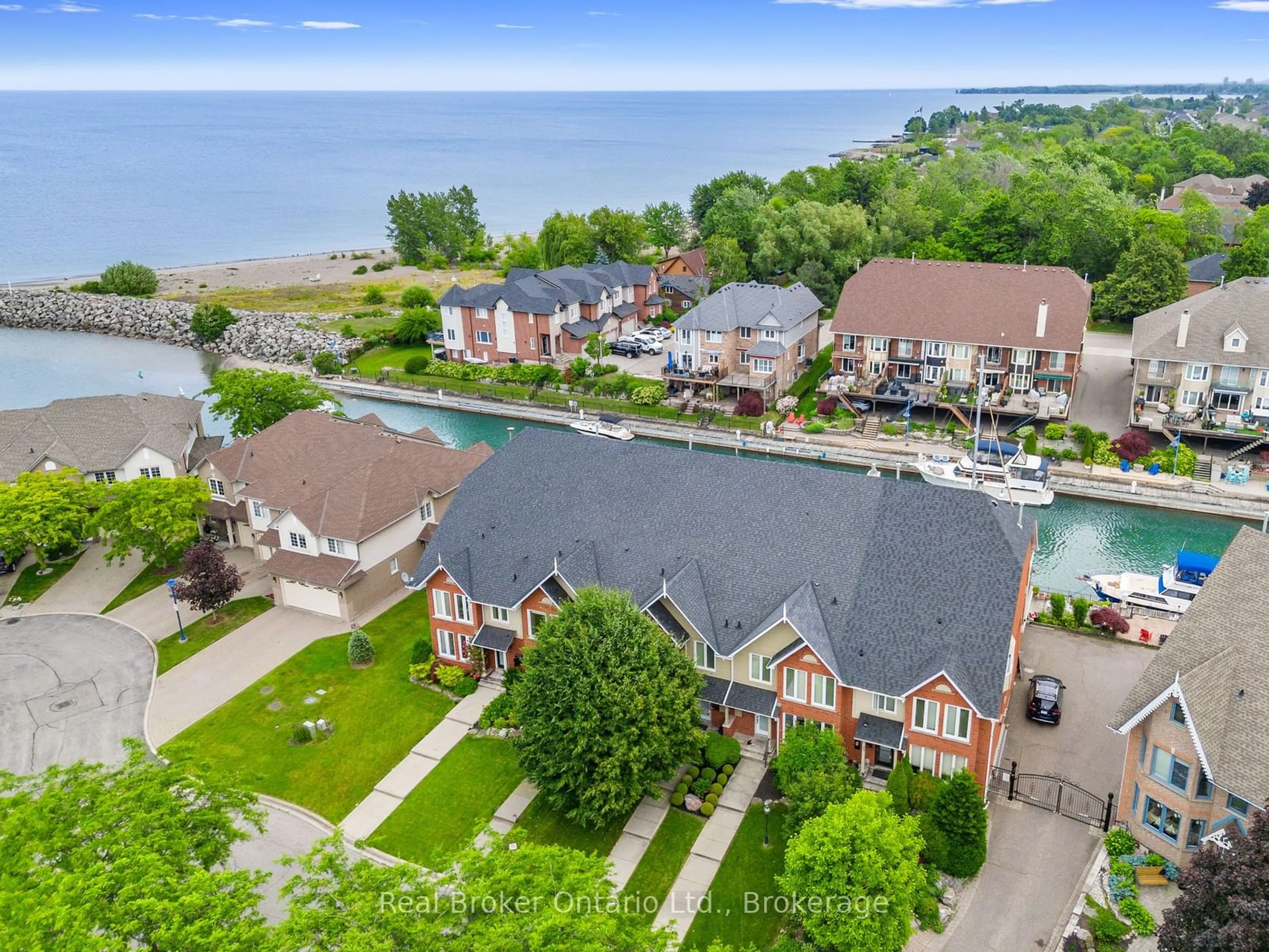 A pic from outside/outdoor area/front of a property/back of a property/a pic from drone, water/lake/river/ocean view for 97 EDGEWATER Dr, Hamilton Ontario L8E 4Z2