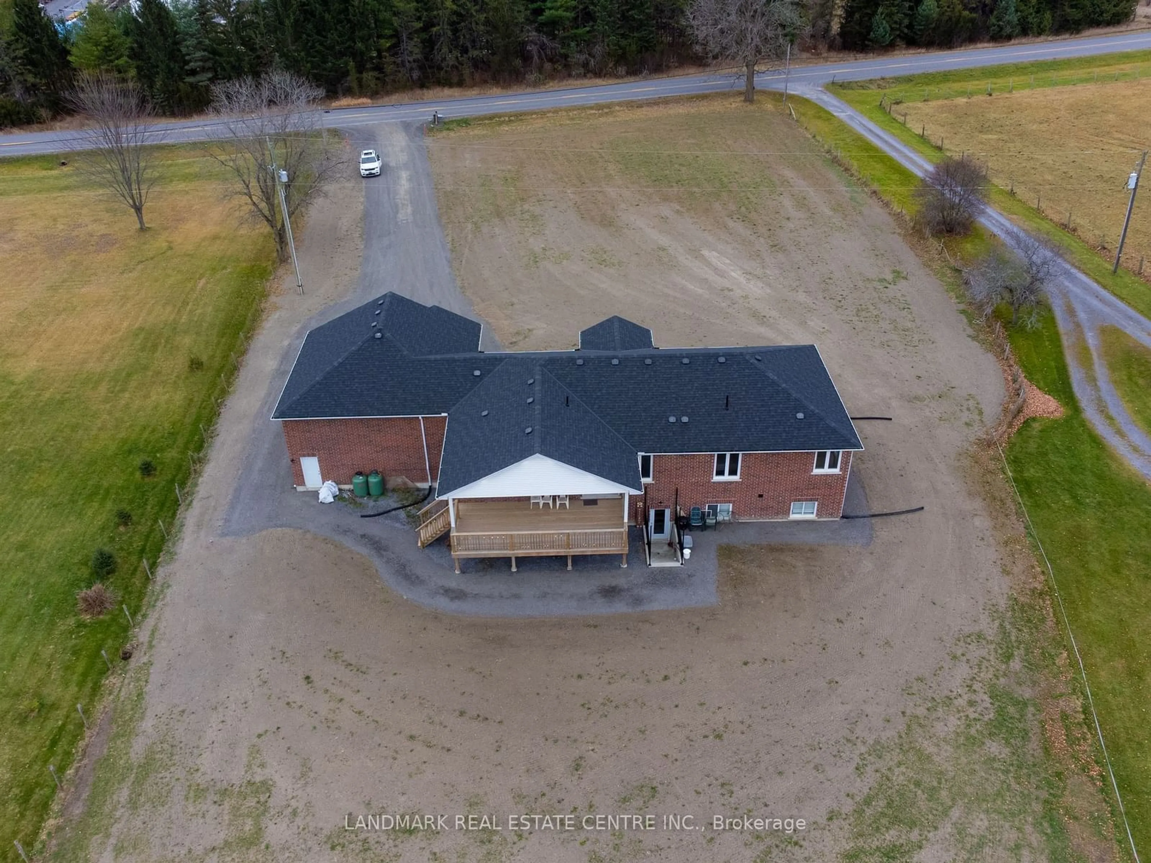 A pic from outside/outdoor area/front of a property/back of a property/a pic from drone, building for 343 Drive In Rd, Greater Napanee Ontario K7R 3L1