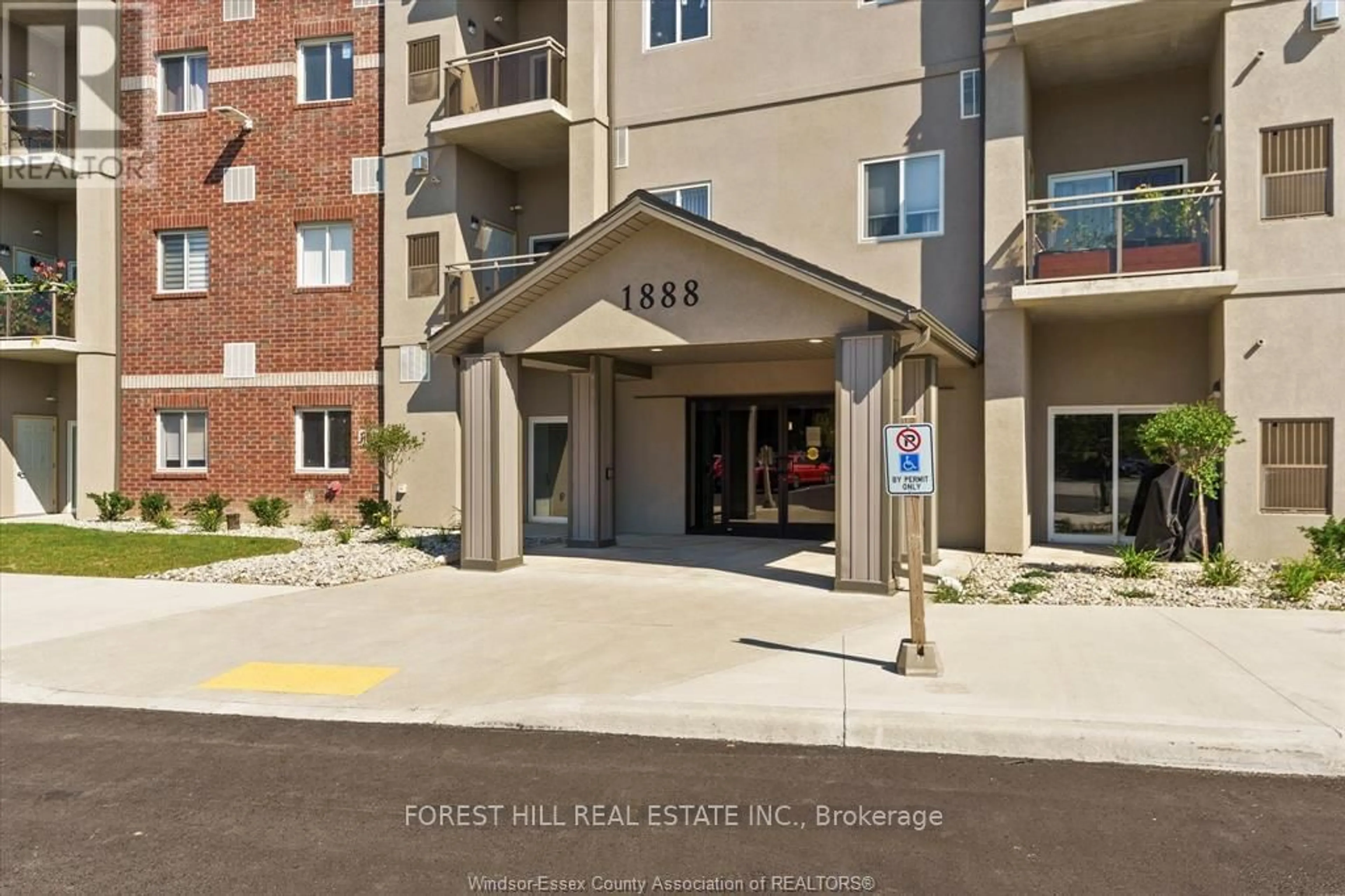 Indoor foyer for 1888 Westview Park Blvd #317, Windsor Ontario N9H 0M1