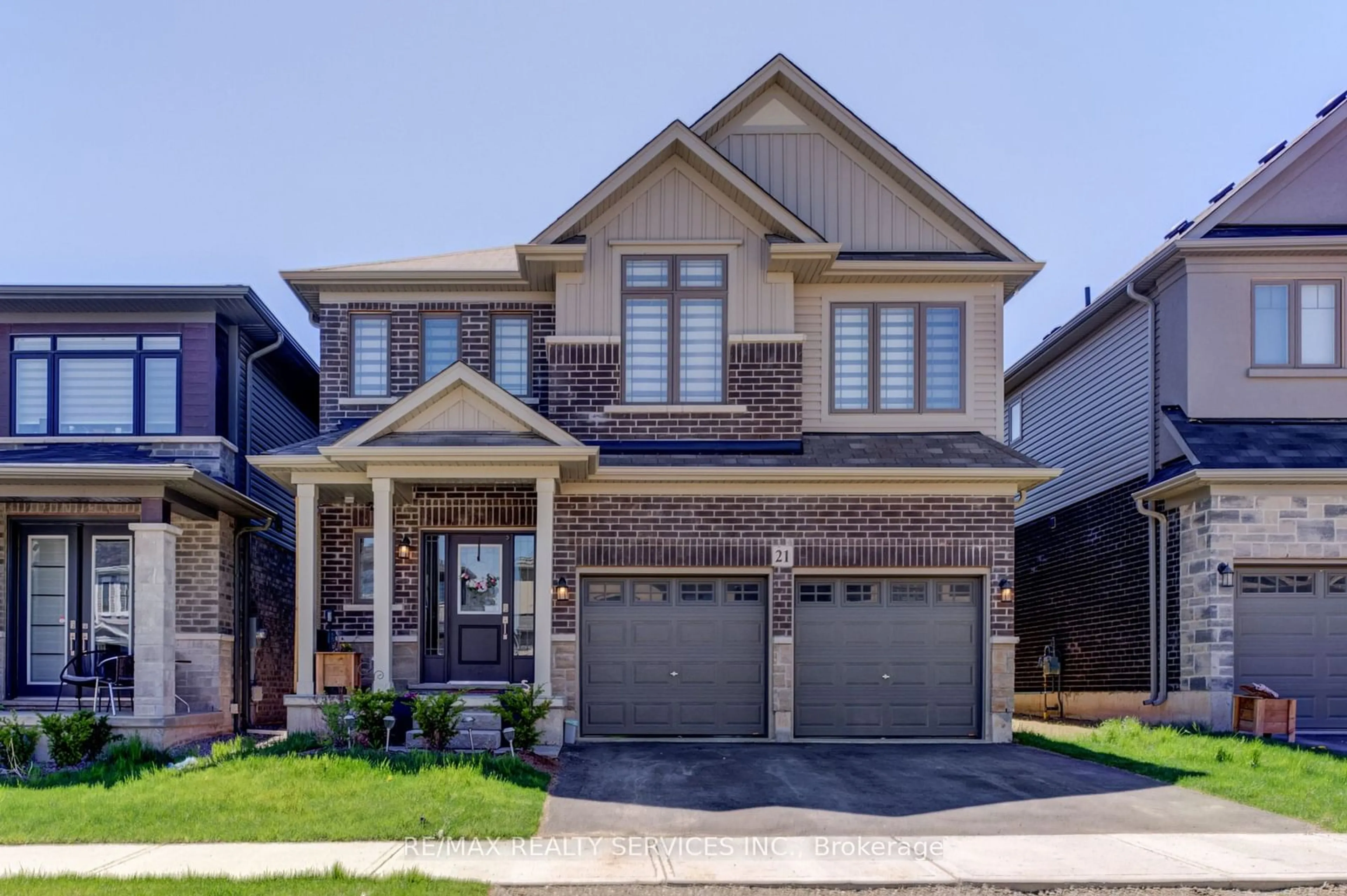 Home with brick exterior material, street for 21 Mclaren Ave, Brantford Ontario N3T 0T4