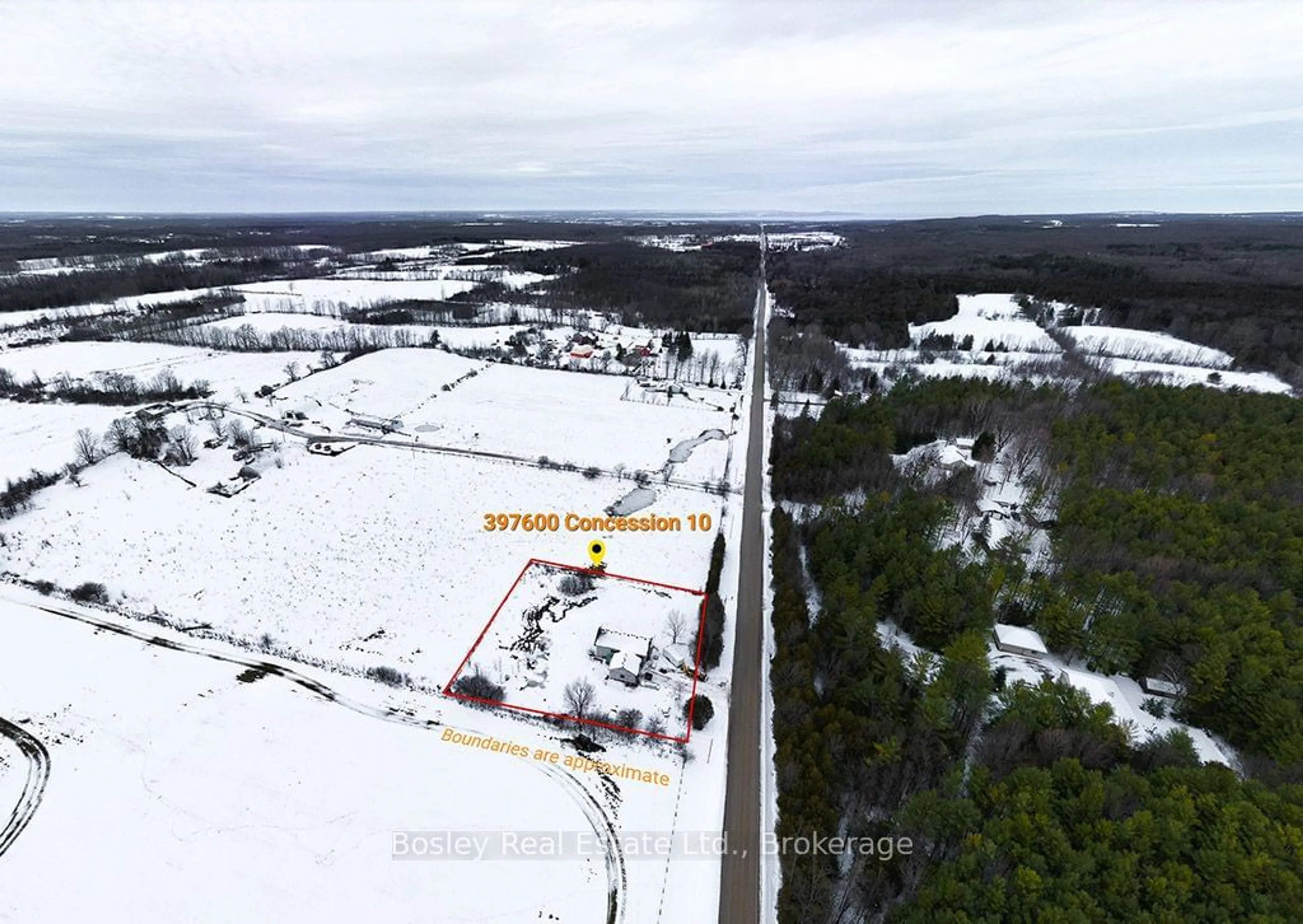 A pic from outside/outdoor area/front of a property/back of a property/a pic from drone, building for 397600 Concession 10 Rd, Meaford Ontario N4K 5N8