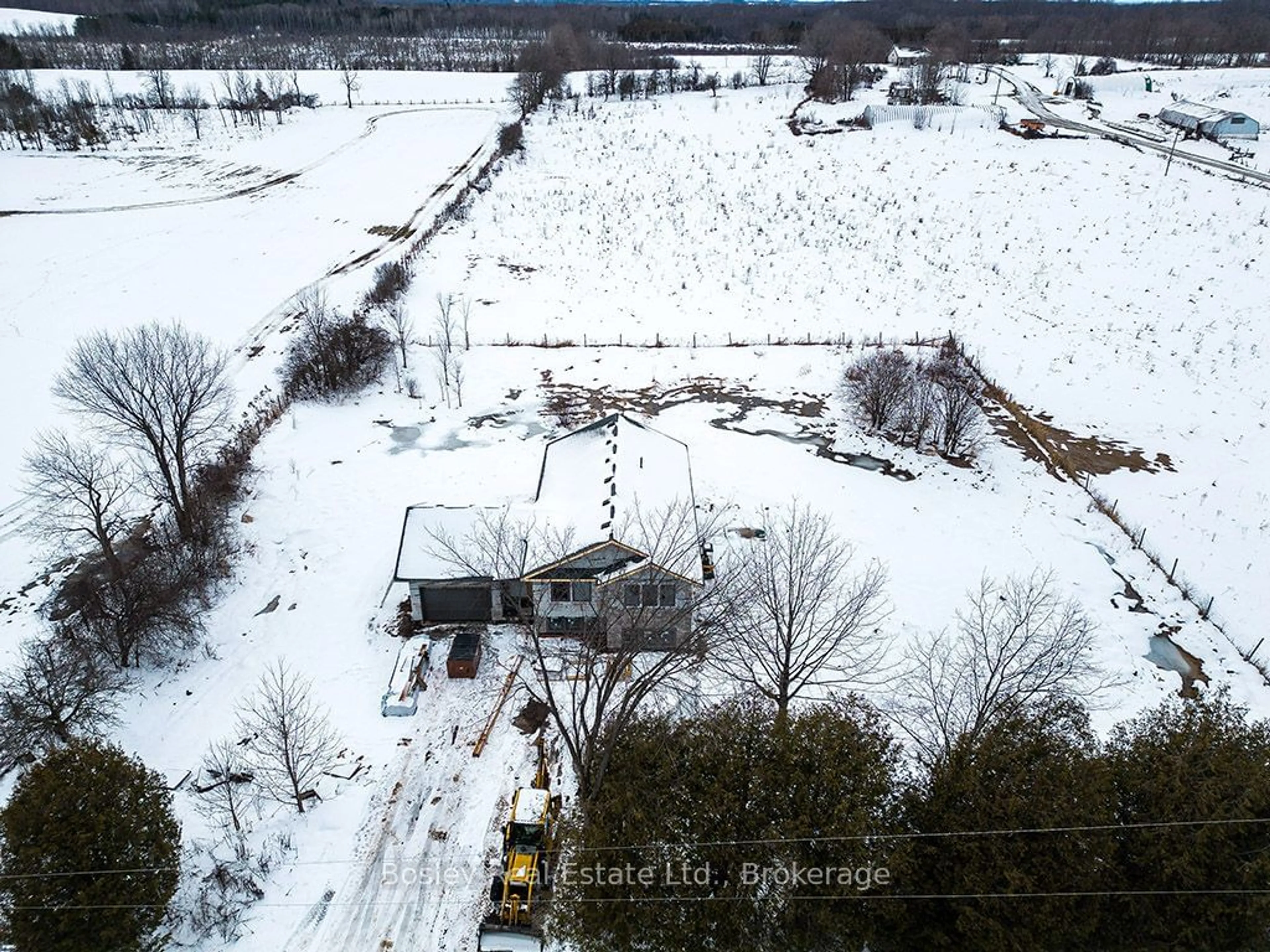 A pic from outside/outdoor area/front of a property/back of a property/a pic from drone, unknown for 397600 Concession 10 Rd, Meaford Ontario N4K 5N8