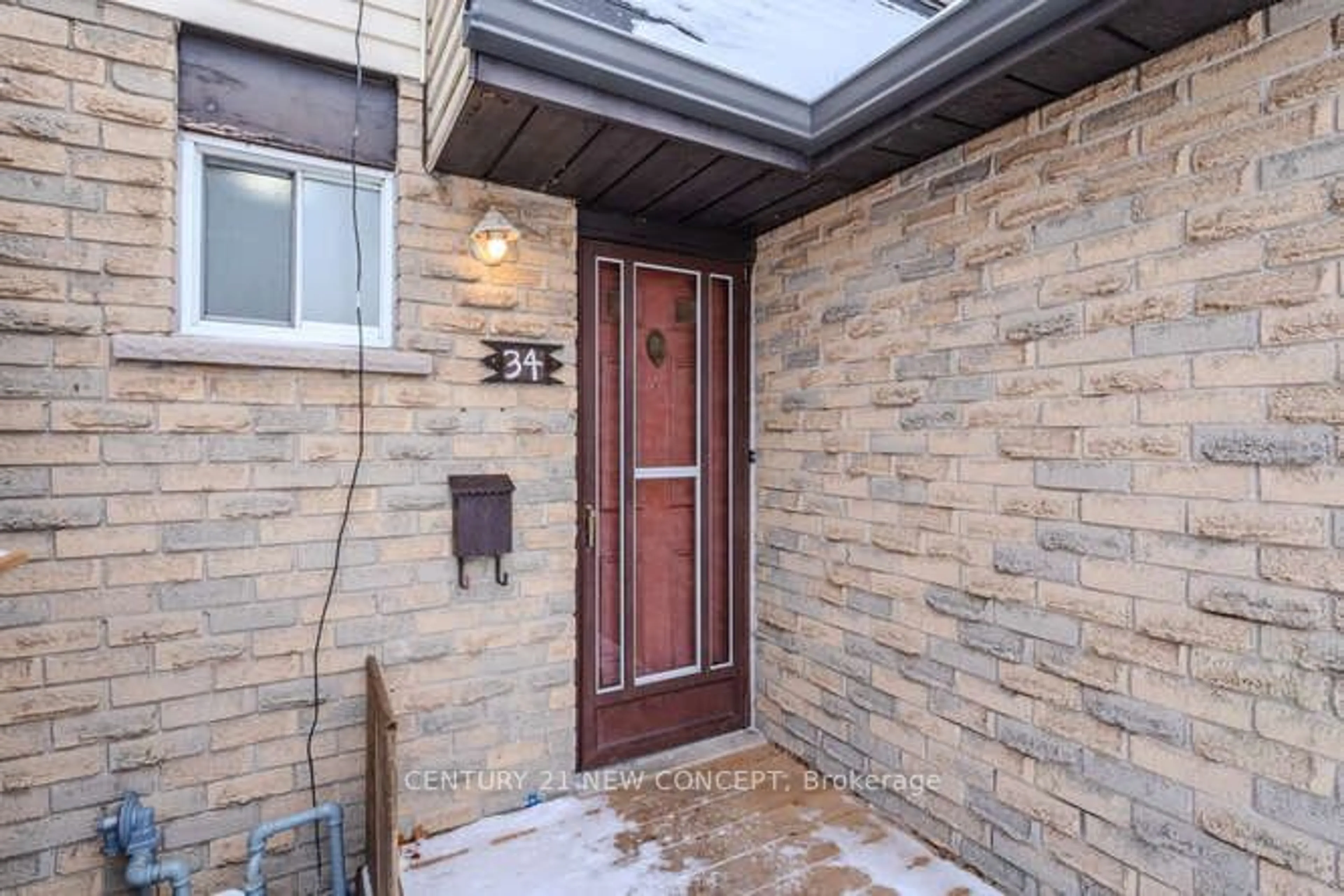 Indoor entryway for 34 Parkside Dr, Brant Ontario N3L 3S7