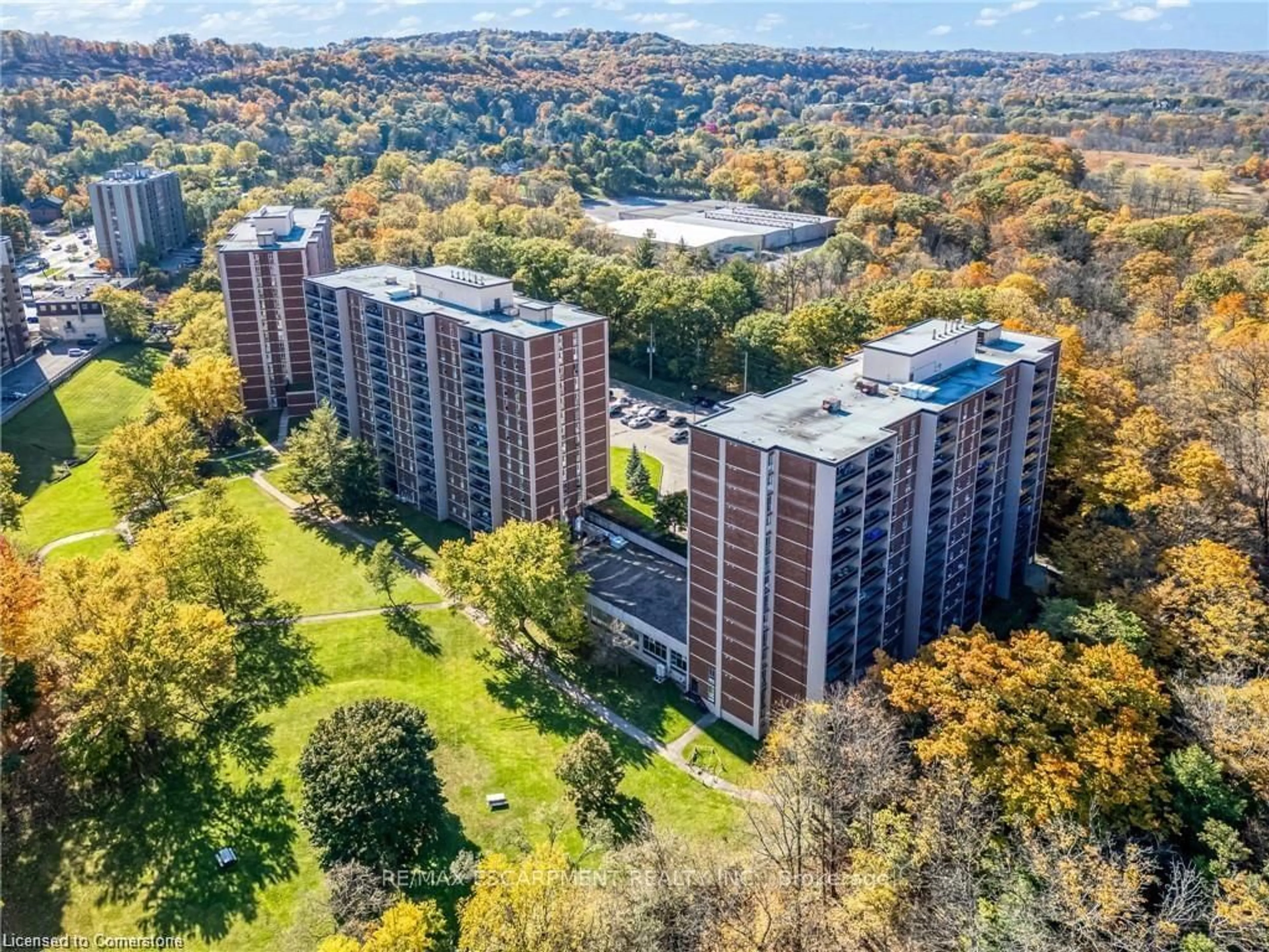 A pic from outside/outdoor area/front of a property/back of a property/a pic from drone, unknown for 1966 Main St #1106, Hamilton Ontario L8S 1J6