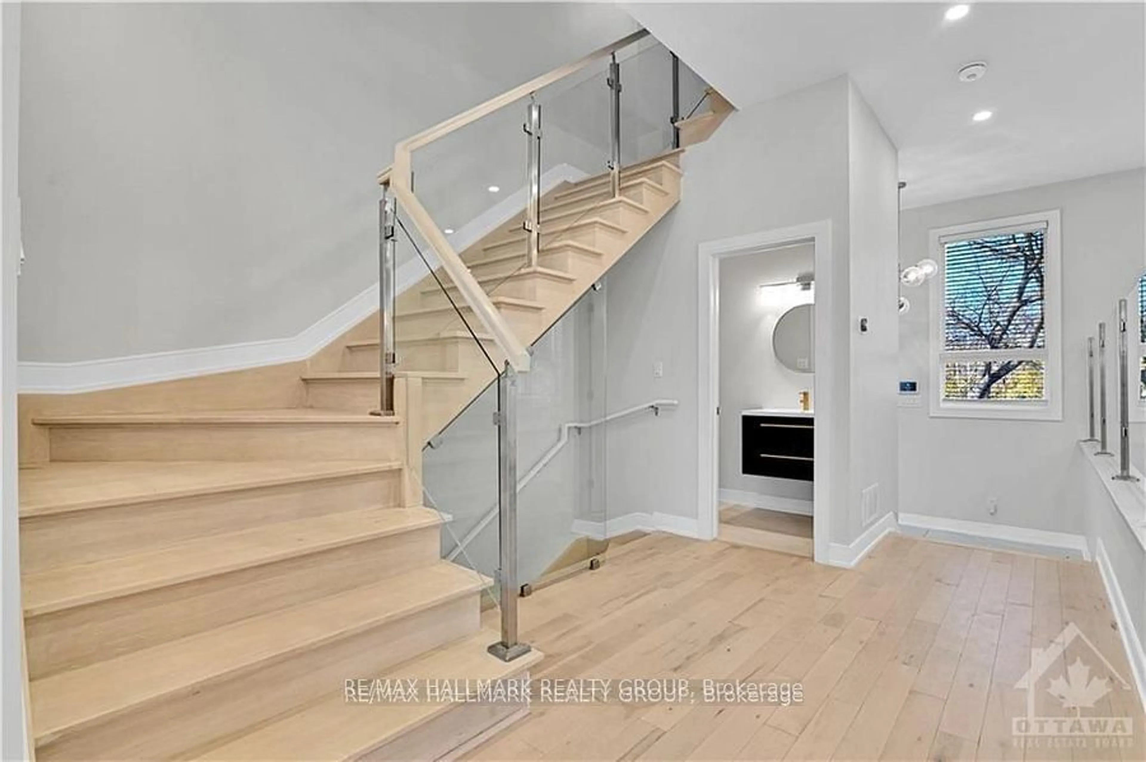 Stairs for 191 kipp St, Vanier and Kingsview Park Ontario K1L 5Y5