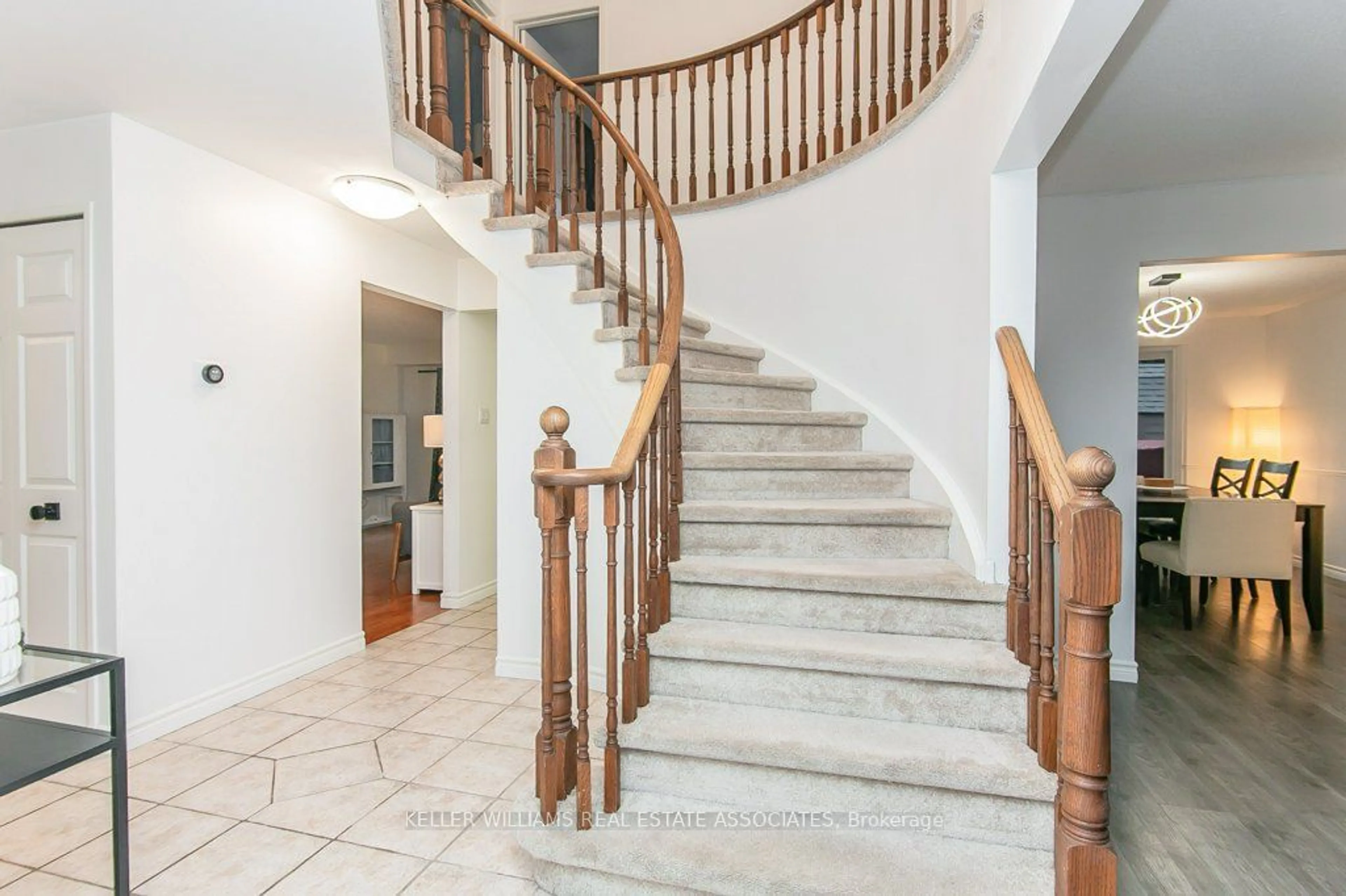 Stairs for 243 Highview Dr, Kitchener Ontario N2N 2K6