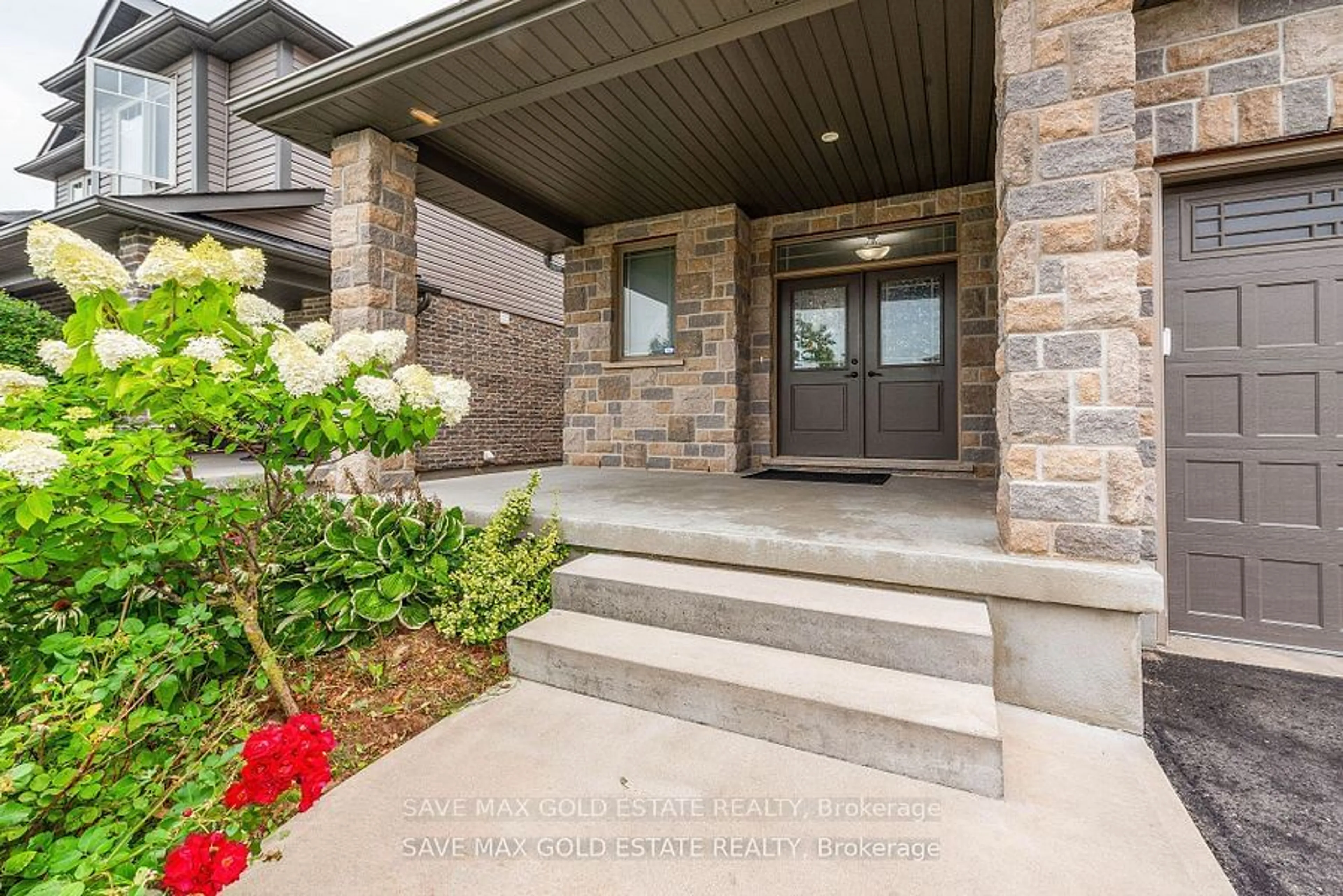 Indoor entryway for 25 Hilborn St, East Luther Grand Valley Ontario L9W 6V1