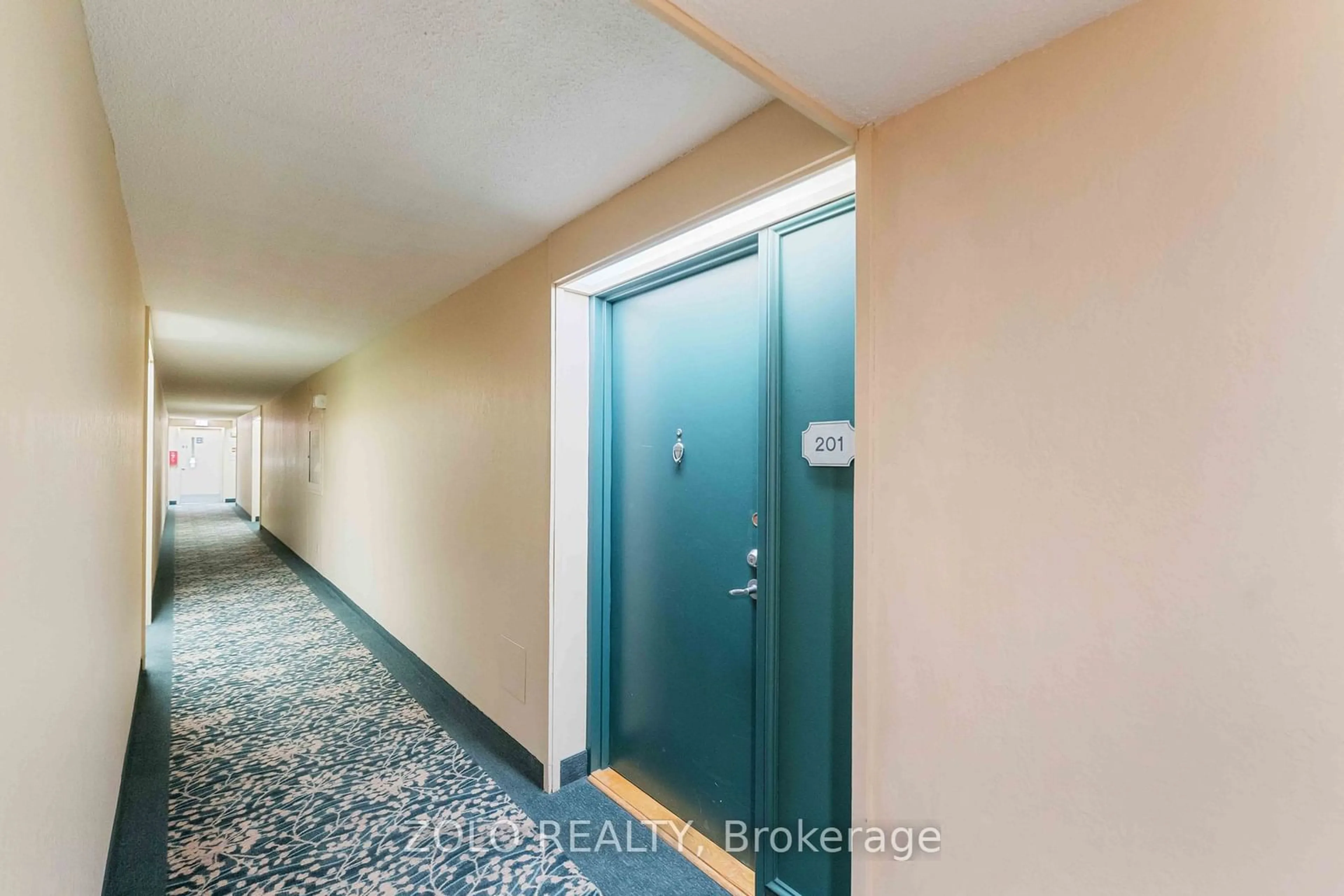 Indoor foyer for 415 Greenview Ave #201, Britannia - Lincoln Heights and Area Ontario K2B 8G5