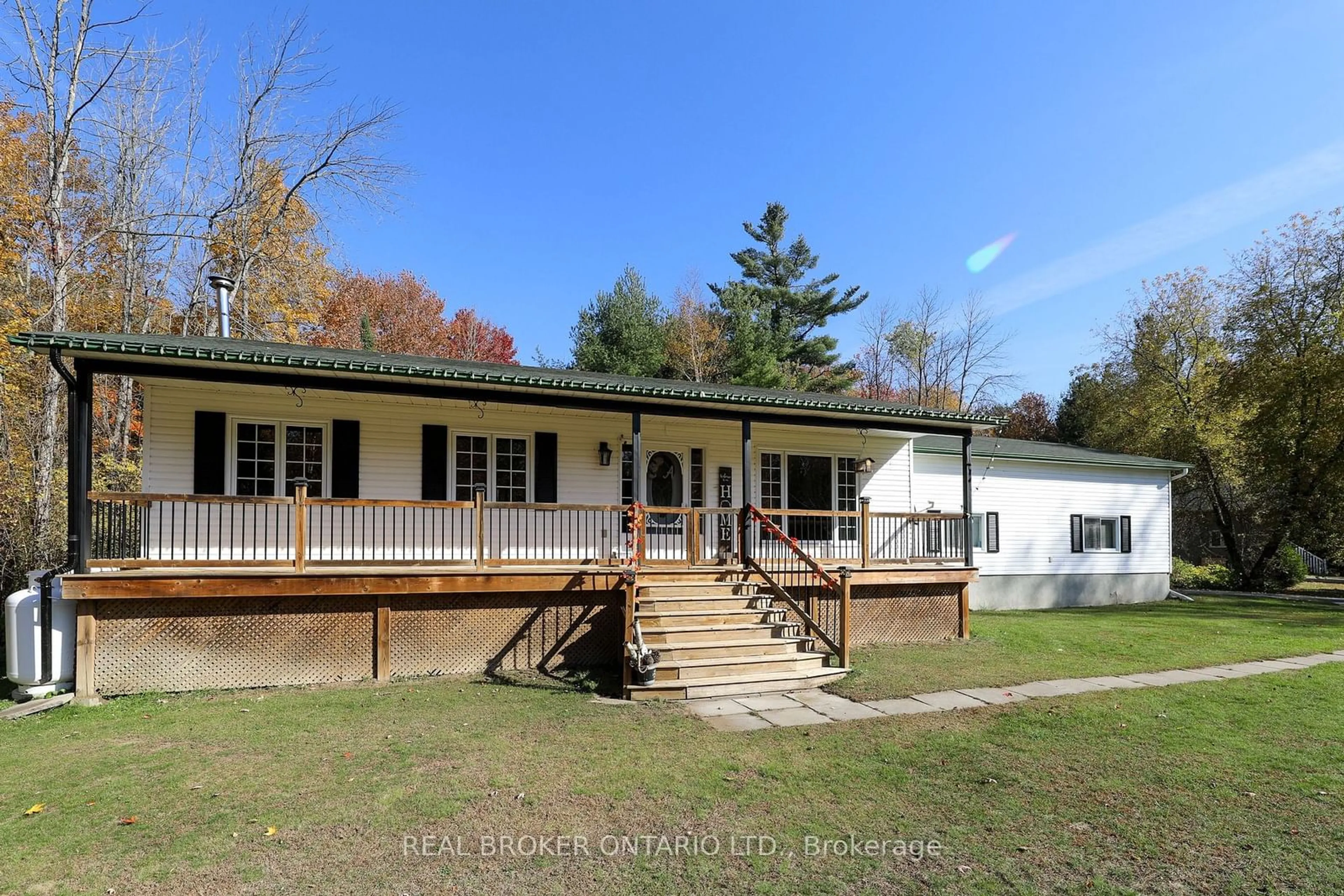 A pic from outside/outdoor area/front of a property/back of a property/a pic from drone, unknown for 8 Benjamin Lane, North Grenville Ontario K0G 1J0