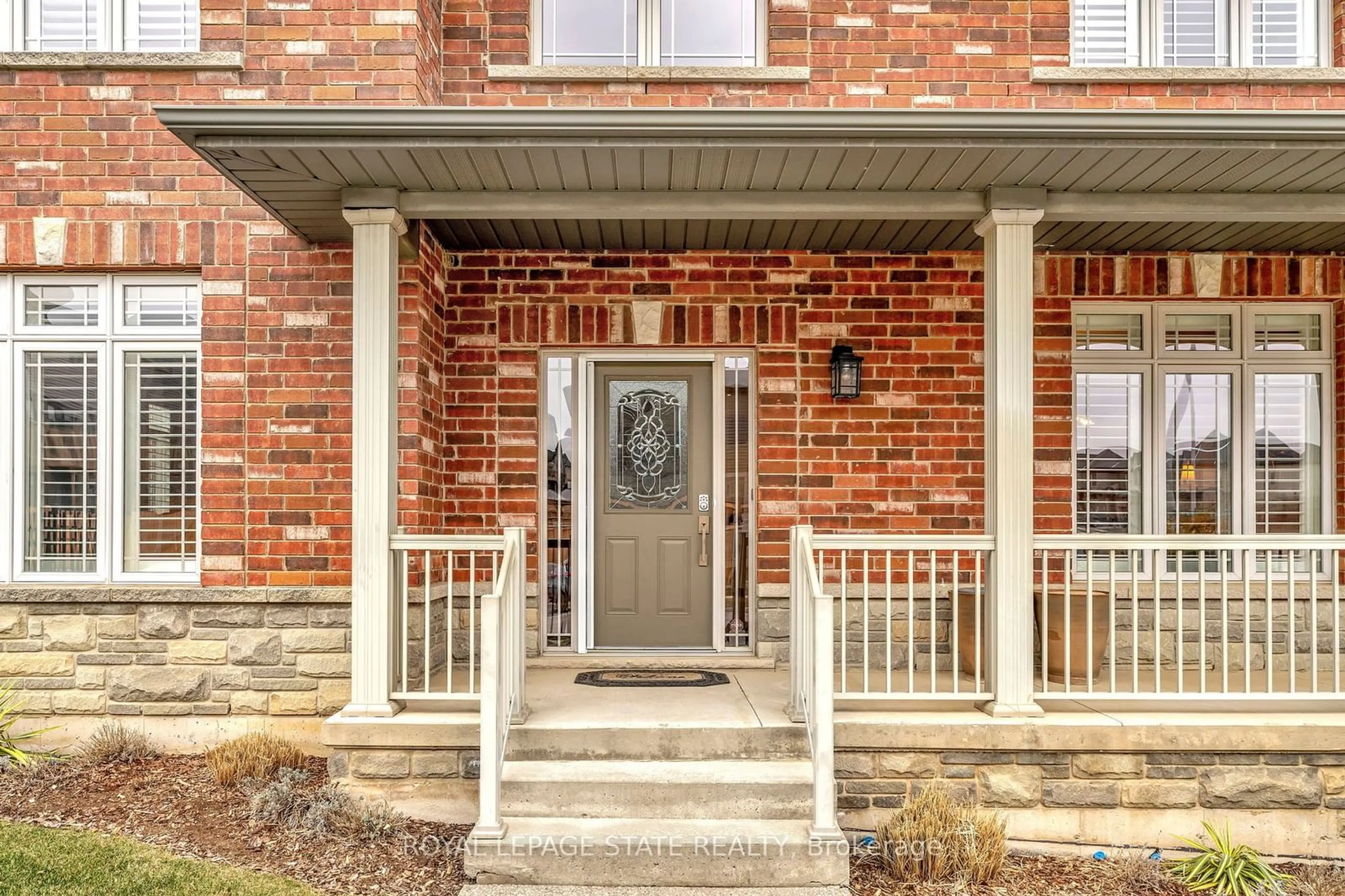 Home with brick exterior material, street for 4070 Stadelbauer Dr, Lincoln Ontario L0R 1B7