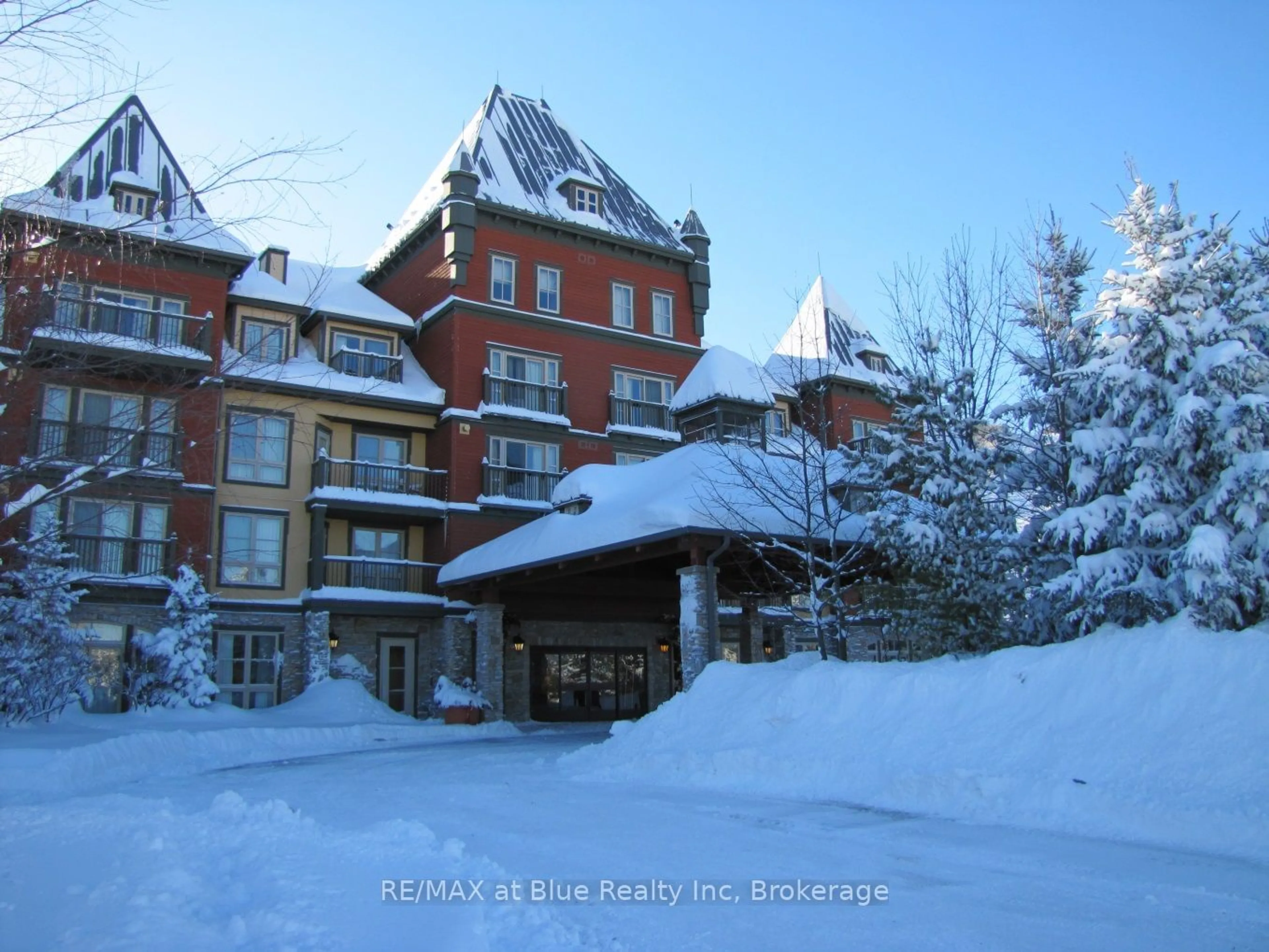 Indoor foyer for 156 Jozo Weider Blvd #253, Blue Mountains Ontario L9Y 0V2