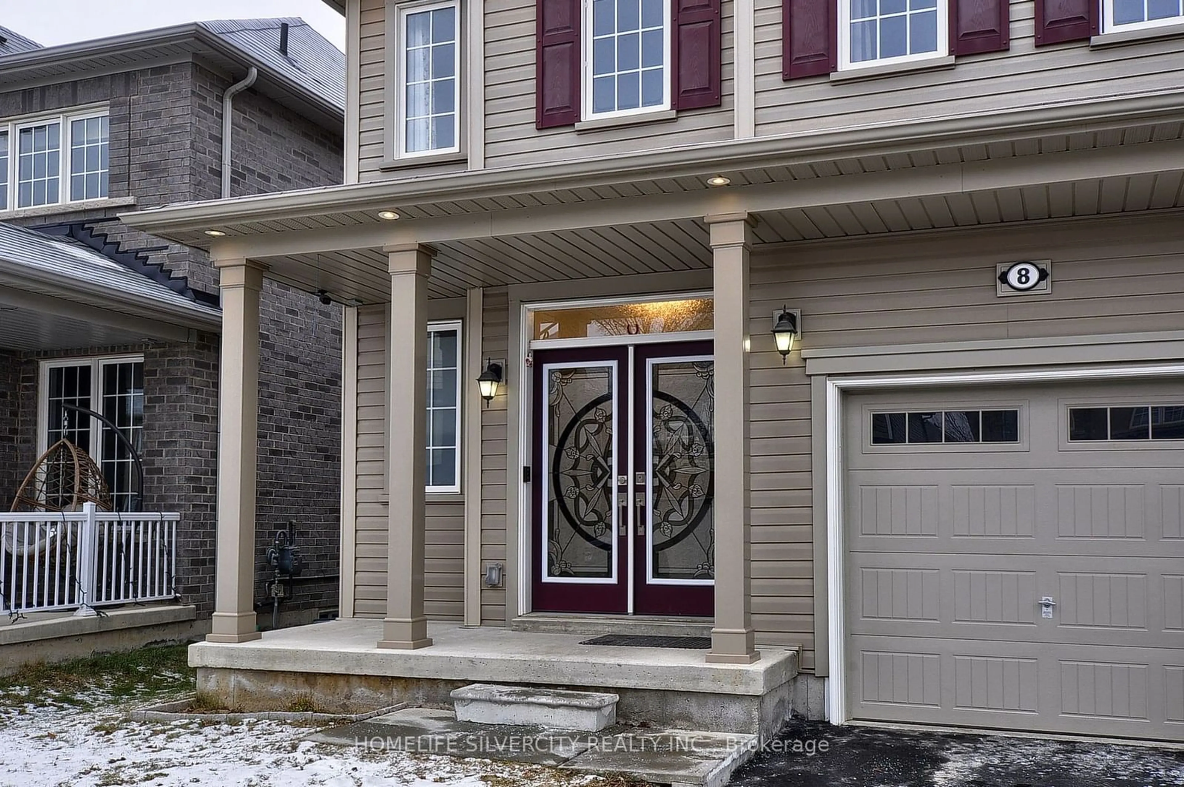 Indoor entryway for 8 Price St, Brantford Ontario N3T 0R3