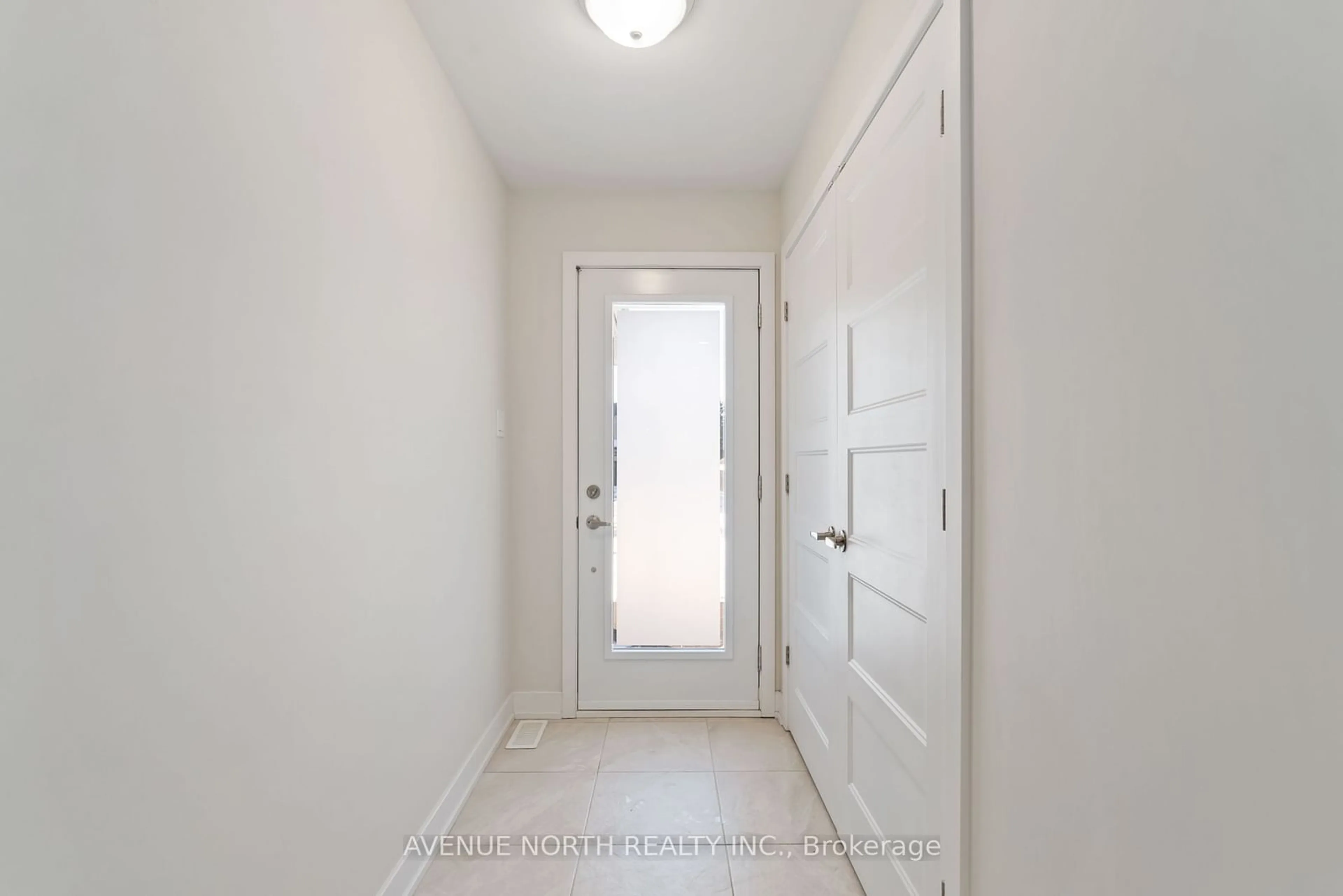 Indoor entryway for 51 Christian St, The Nation Ontario K0A 2M0