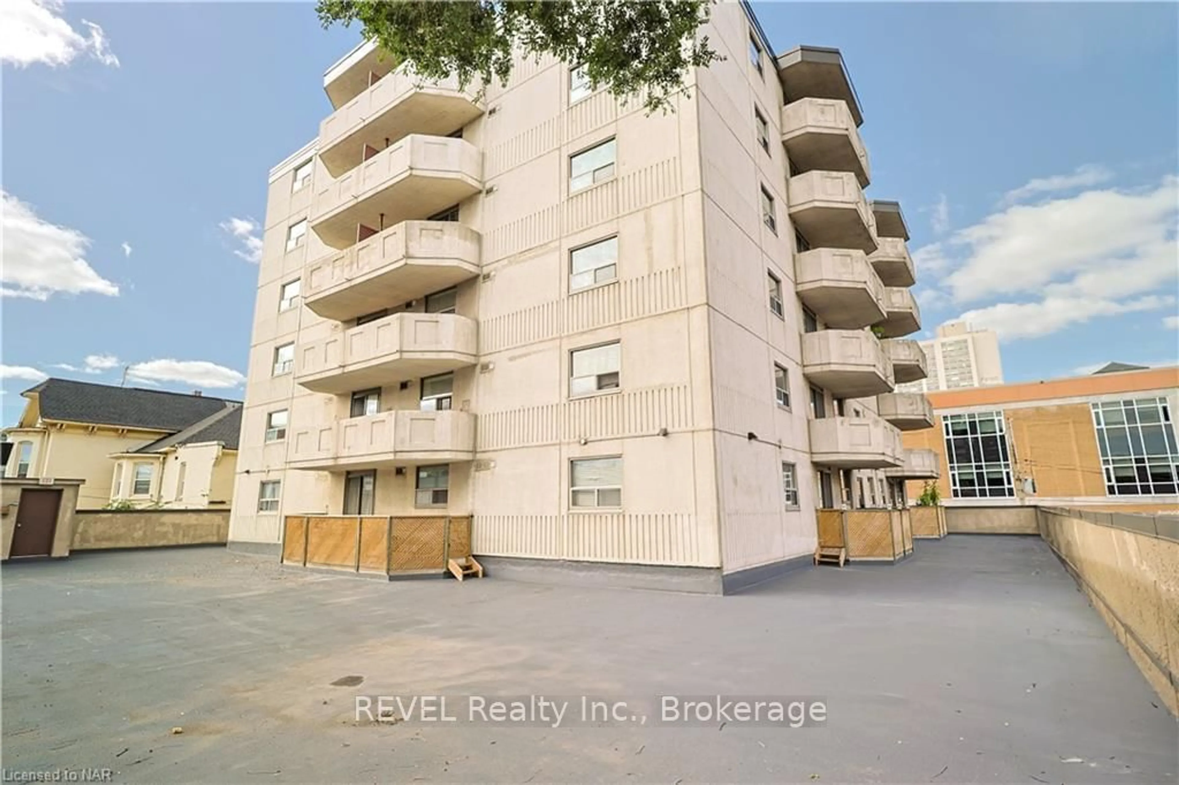 Patio, street for 21 EAST Ave #302, Hamilton Ontario L8N 2T3