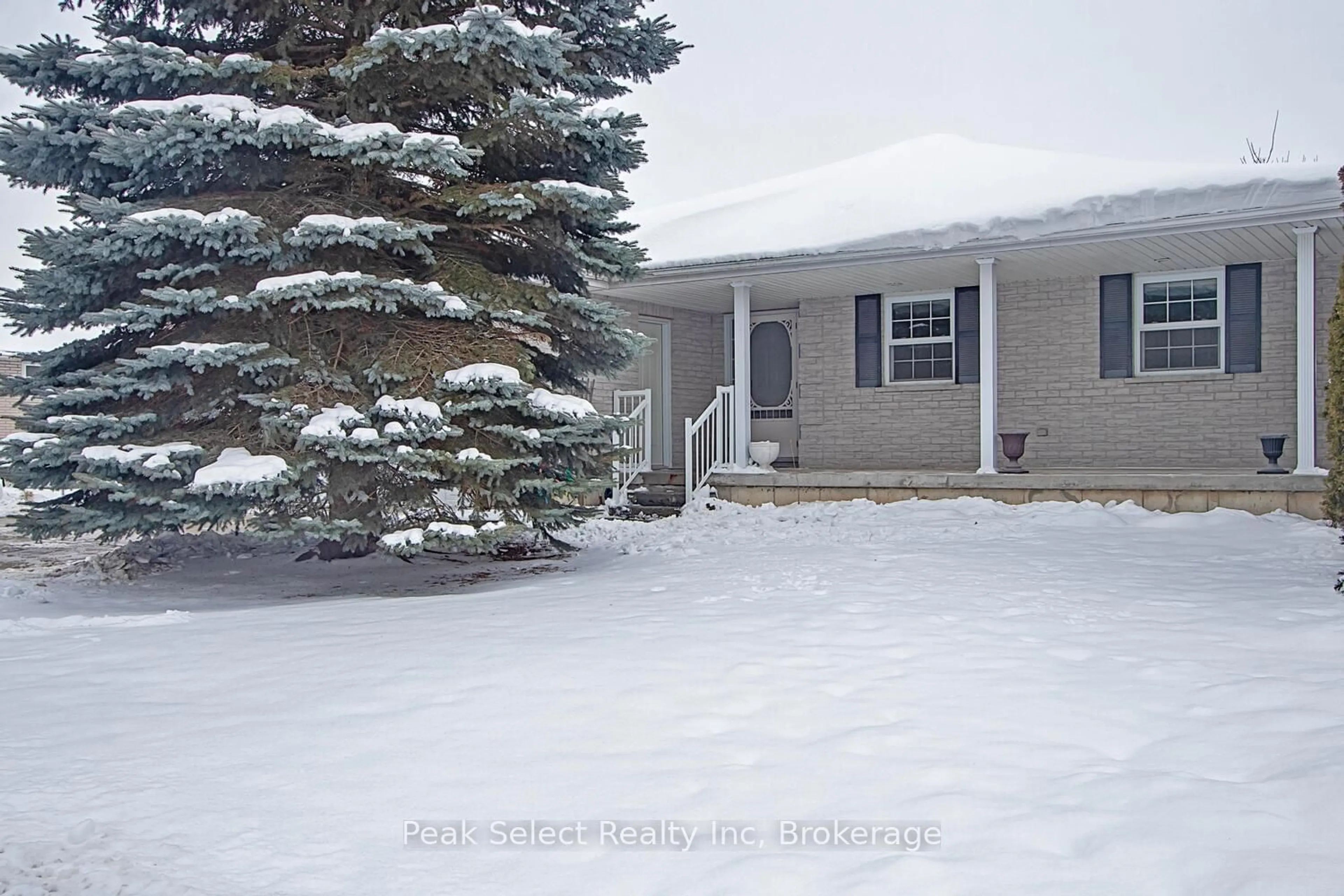 Home with vinyl exterior material, street for 86 Markham St, St. Marys Ontario N4X 1A2