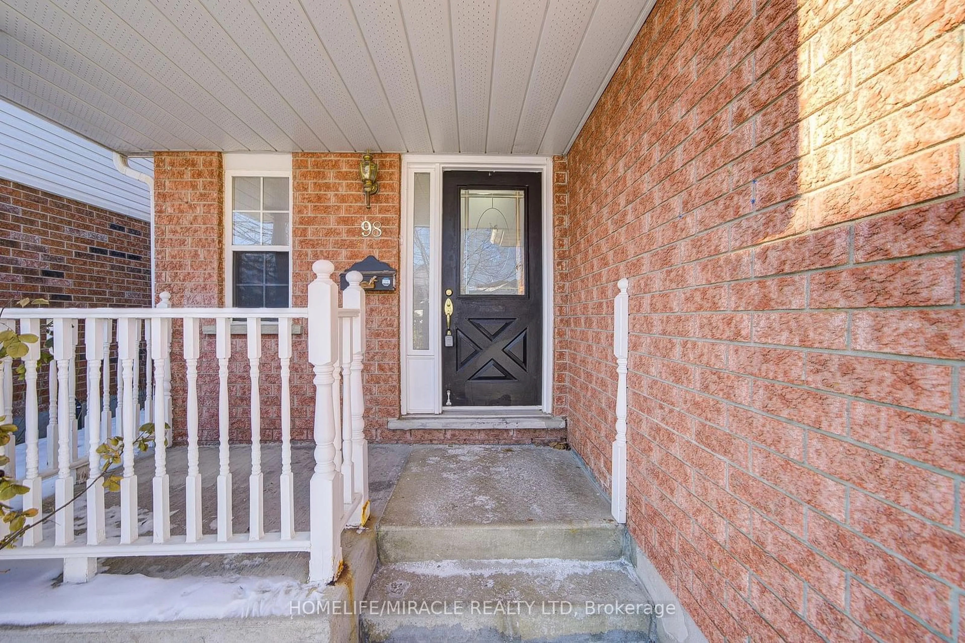 Indoor entryway for 98 Kovac Rd, Cambridge Ontario N1R 8K4