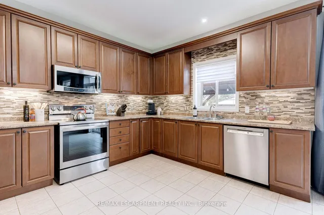 Additional property image - 12 Edgecroft Cres