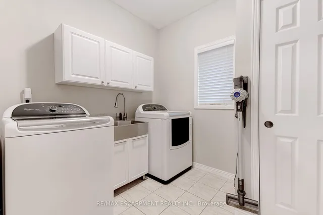 Additional property image - 12 Edgecroft Cres