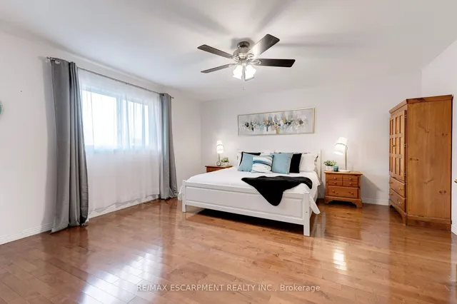 Additional property image - 12 Edgecroft Cres