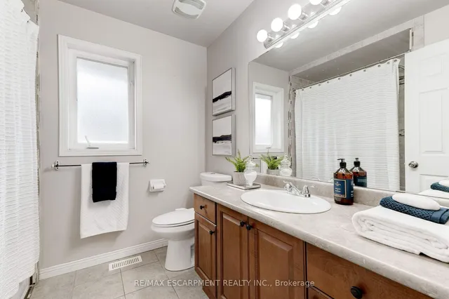 Additional property image - 12 Edgecroft Cres