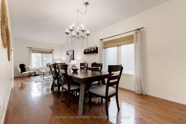 Additional property image - 12 Edgecroft Cres