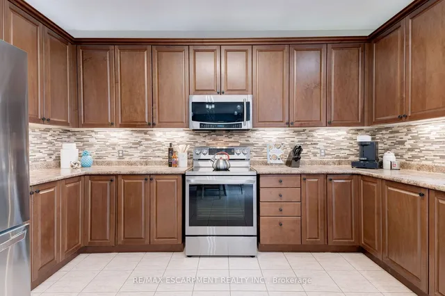 Additional property image - 12 Edgecroft Cres