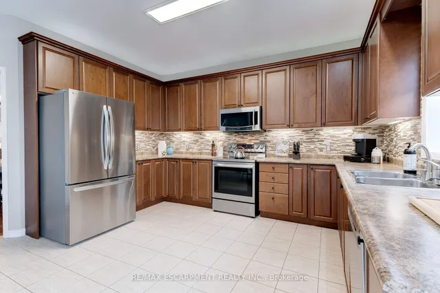 Additional property image - 12 Edgecroft Cres