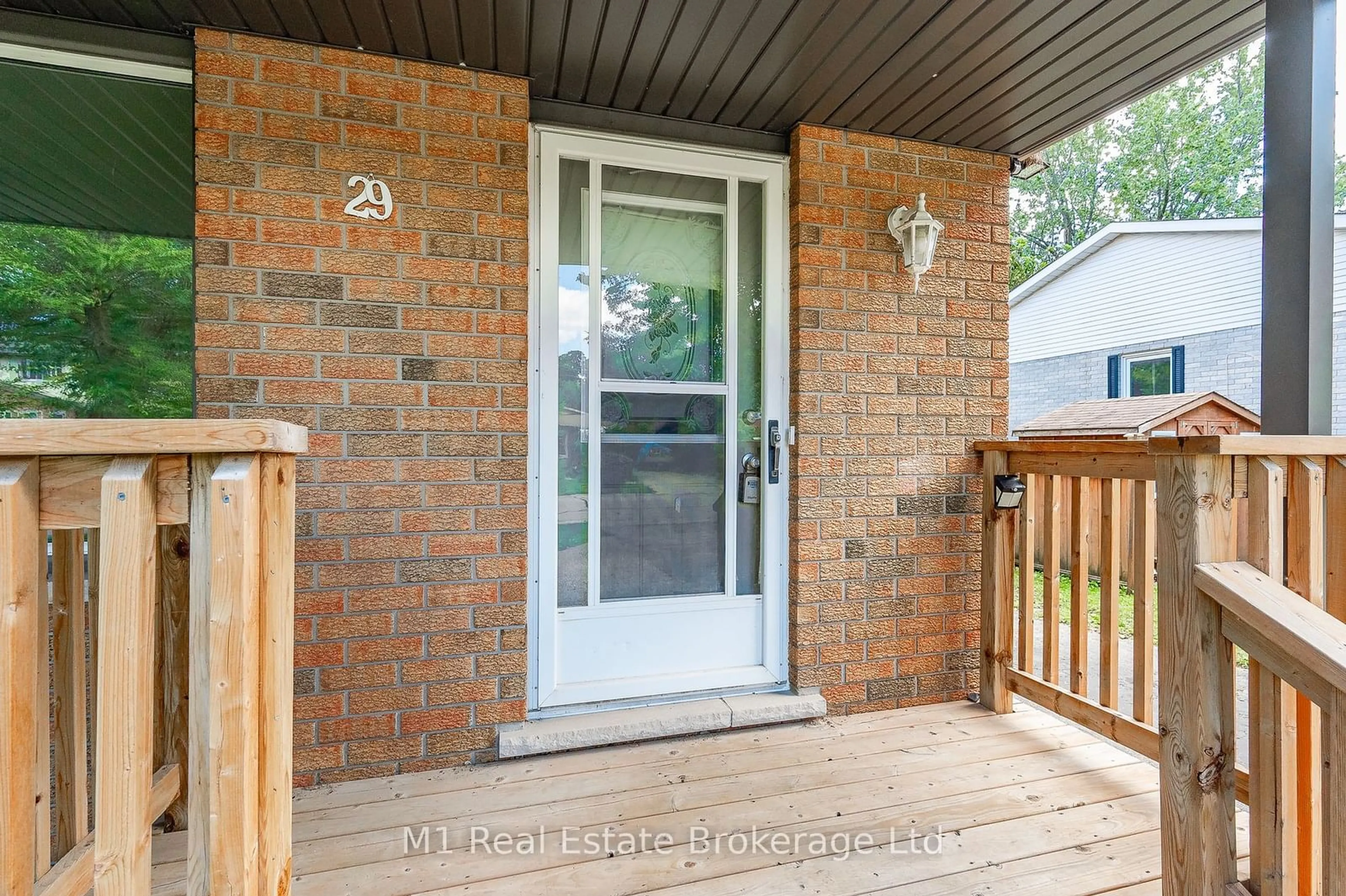 Indoor entryway for 29 WILSON Cres, Centre Wellington Ontario N0B 1S0