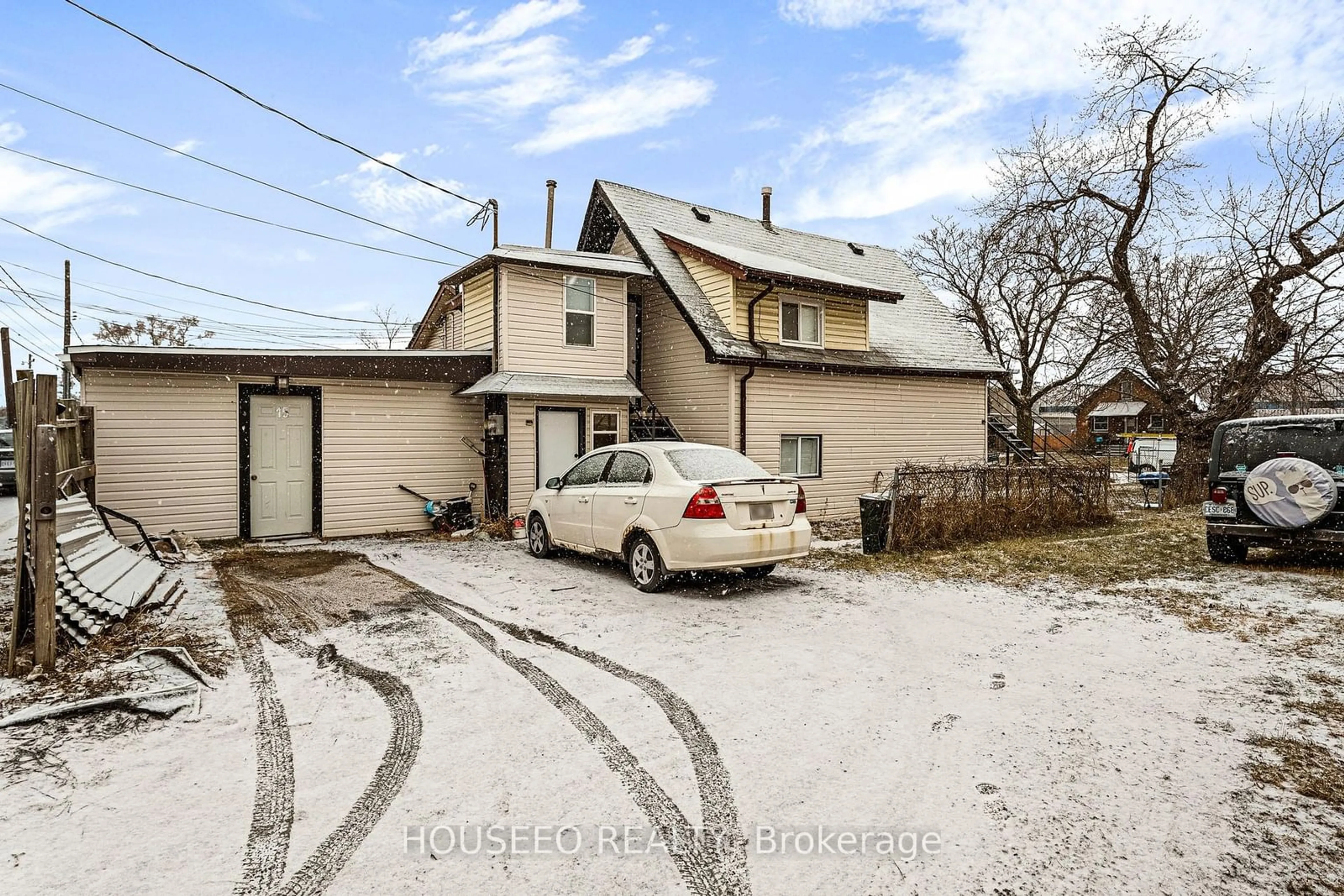 A pic from outside/outdoor area/front of a property/back of a property/a pic from drone, street for 1321 Henry Ford Centre Dr, Windsor Ontario N8Y 2T9