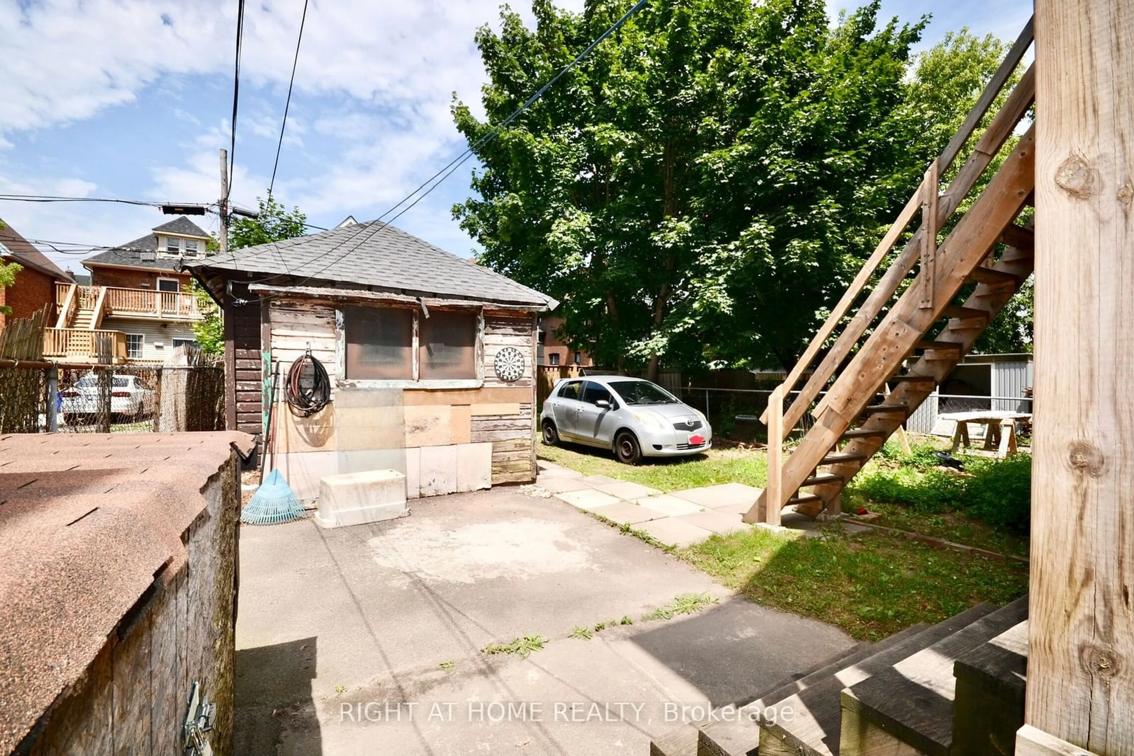 A pic from outside/outdoor area/front of a property/back of a property/a pic from drone, street for 24 Spadina Ave, Hamilton Ontario L8M 2W9