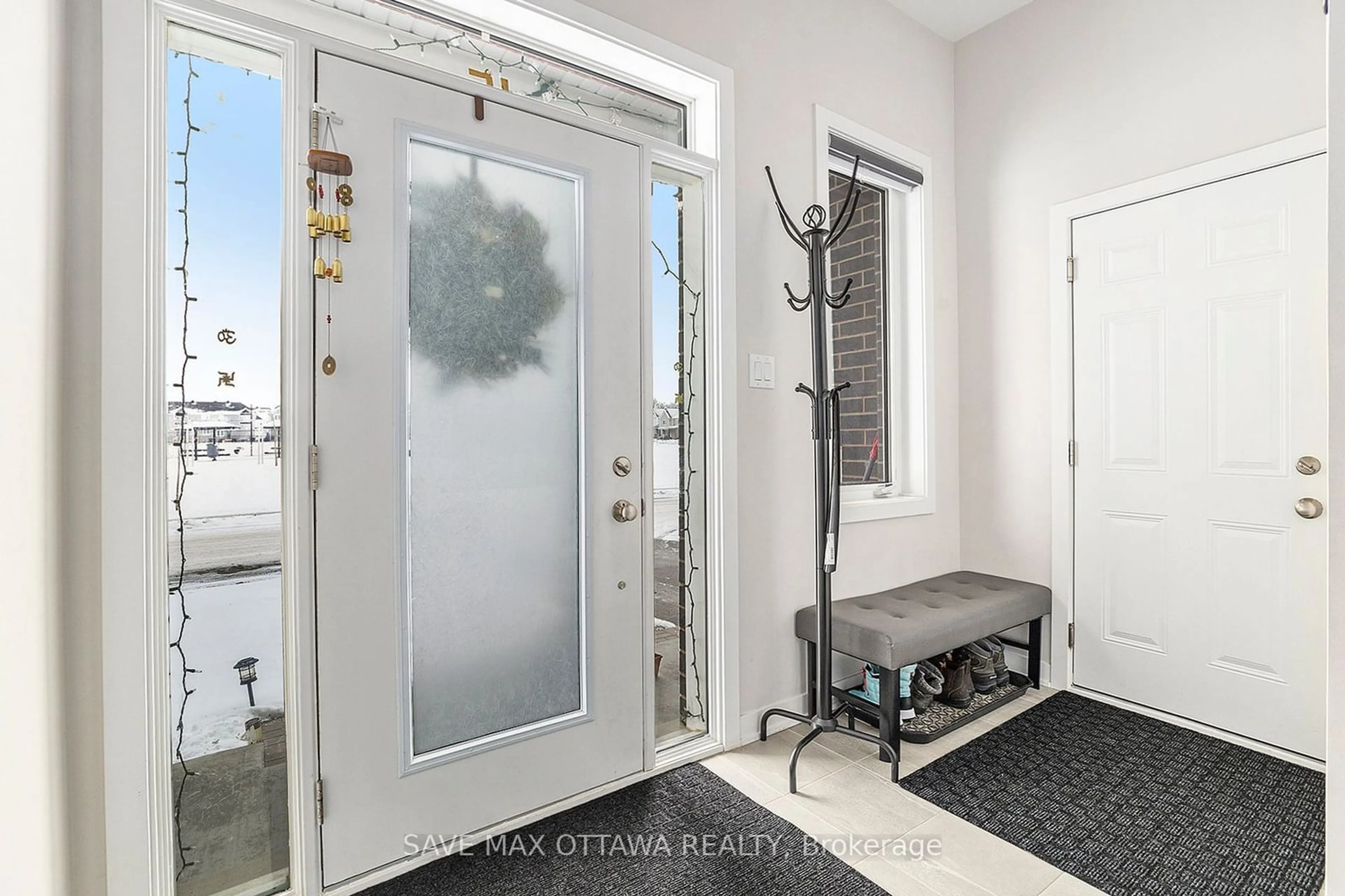 Indoor entryway for 613 Chillerton Dr, Barrhaven Ontario K2J 6C6