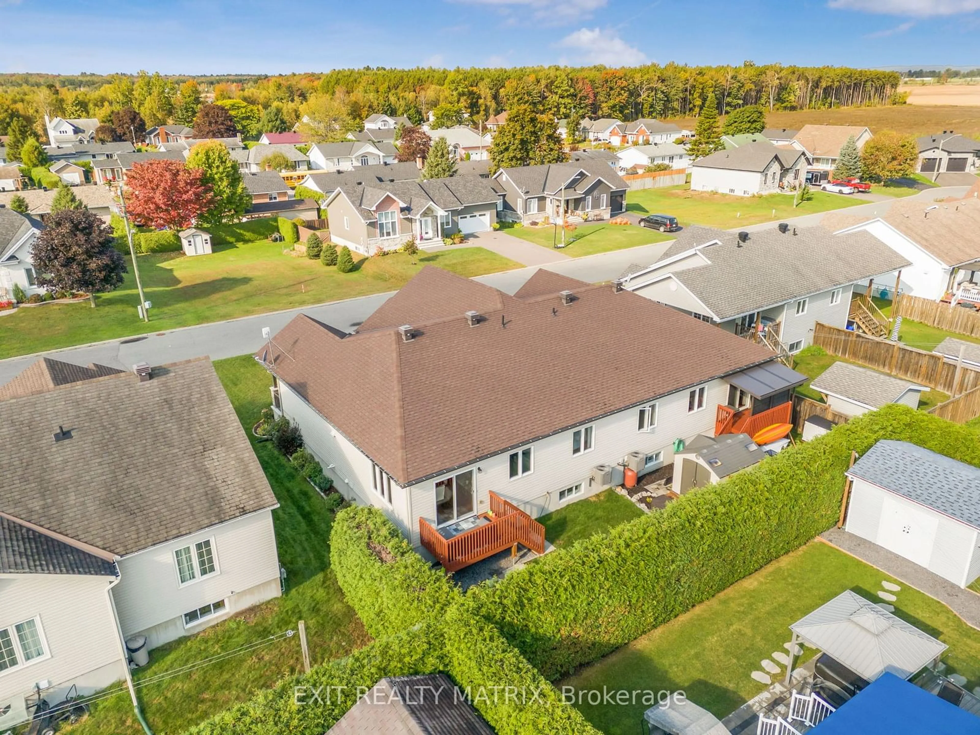 A pic from outside/outdoor area/front of a property/back of a property/a pic from drone, street for 82 RICHARD St, Prescott and Russell Ontario K0B 1A0