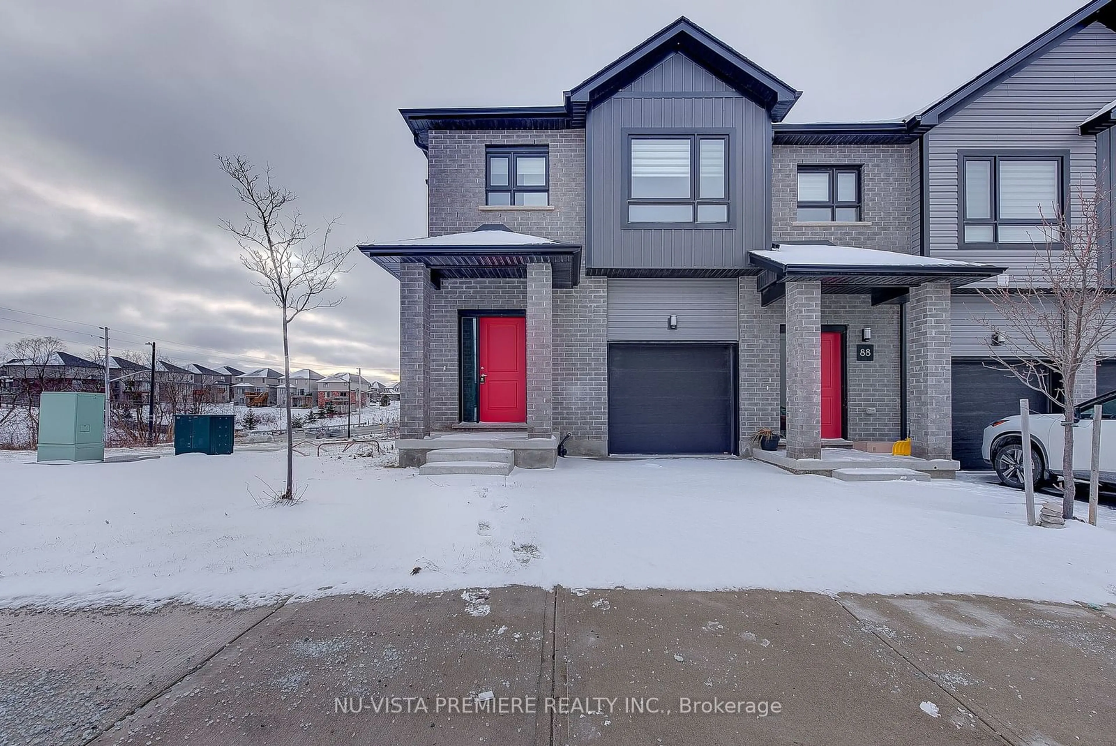 A pic from outside/outdoor area/front of a property/back of a property/a pic from drone, street for 86 Canvas Way, London Ontario N5X 3Z1