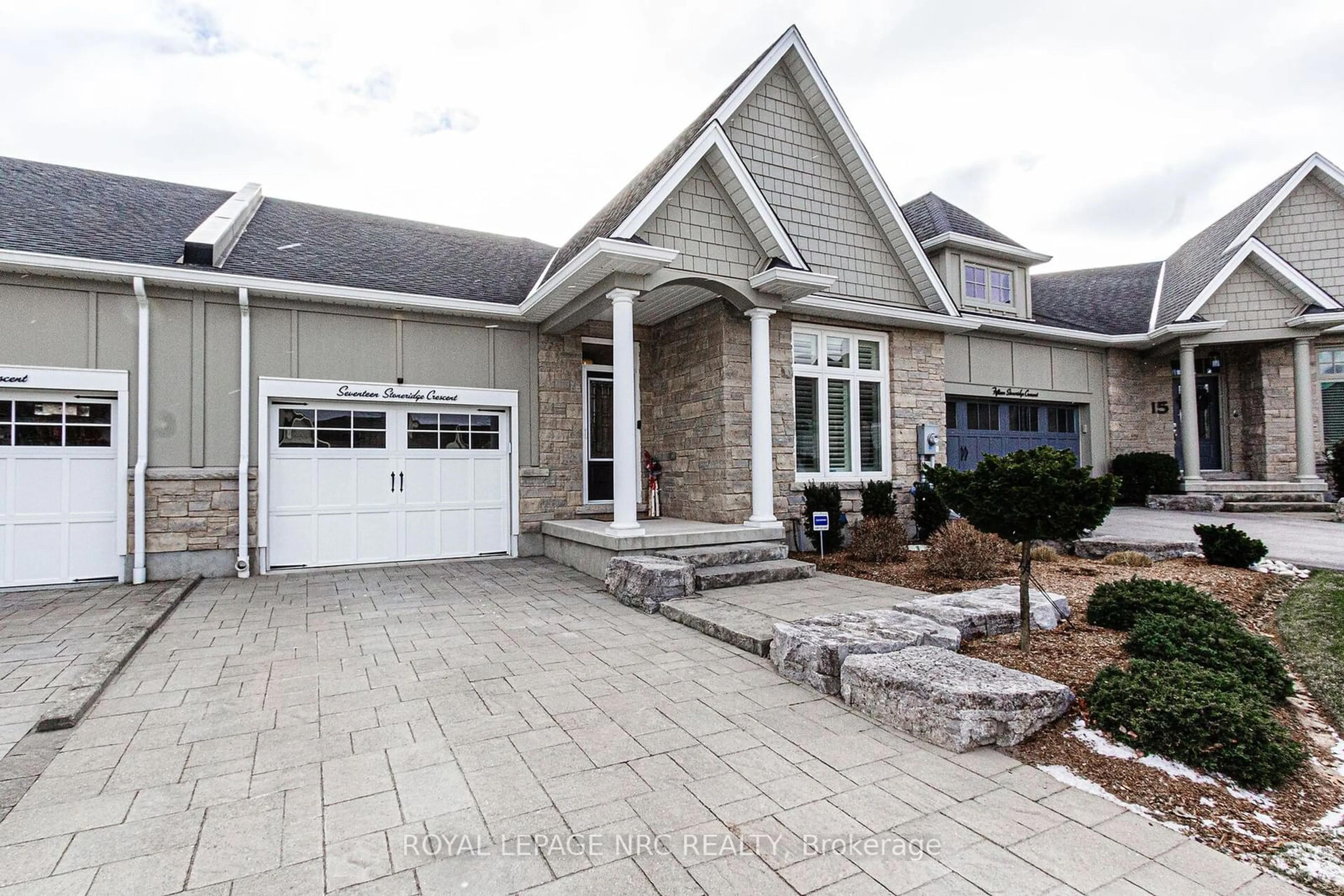 Home with brick exterior material, street for 17 Stoneridge Cres, Niagara-on-the-Lake Ontario L0S 1J1