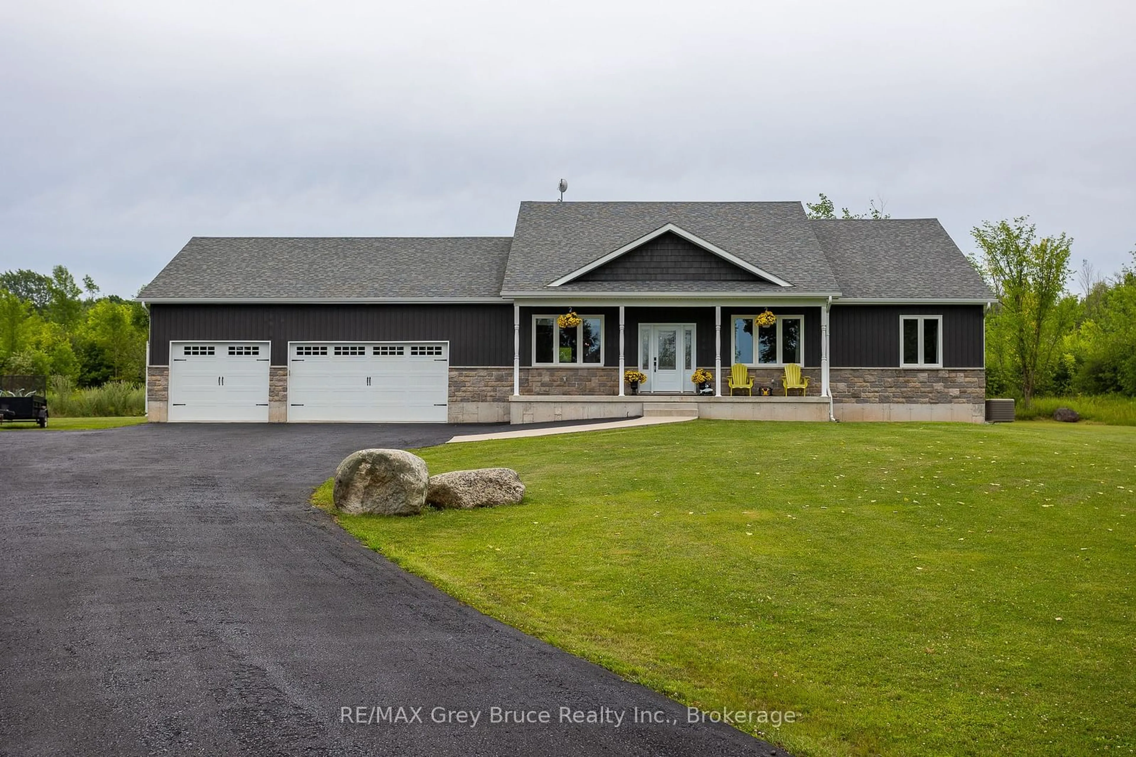 Home with vinyl exterior material, water/lake/river/ocean view for 350297 CONCESSION A, Meaford Ontario N0H 1B0