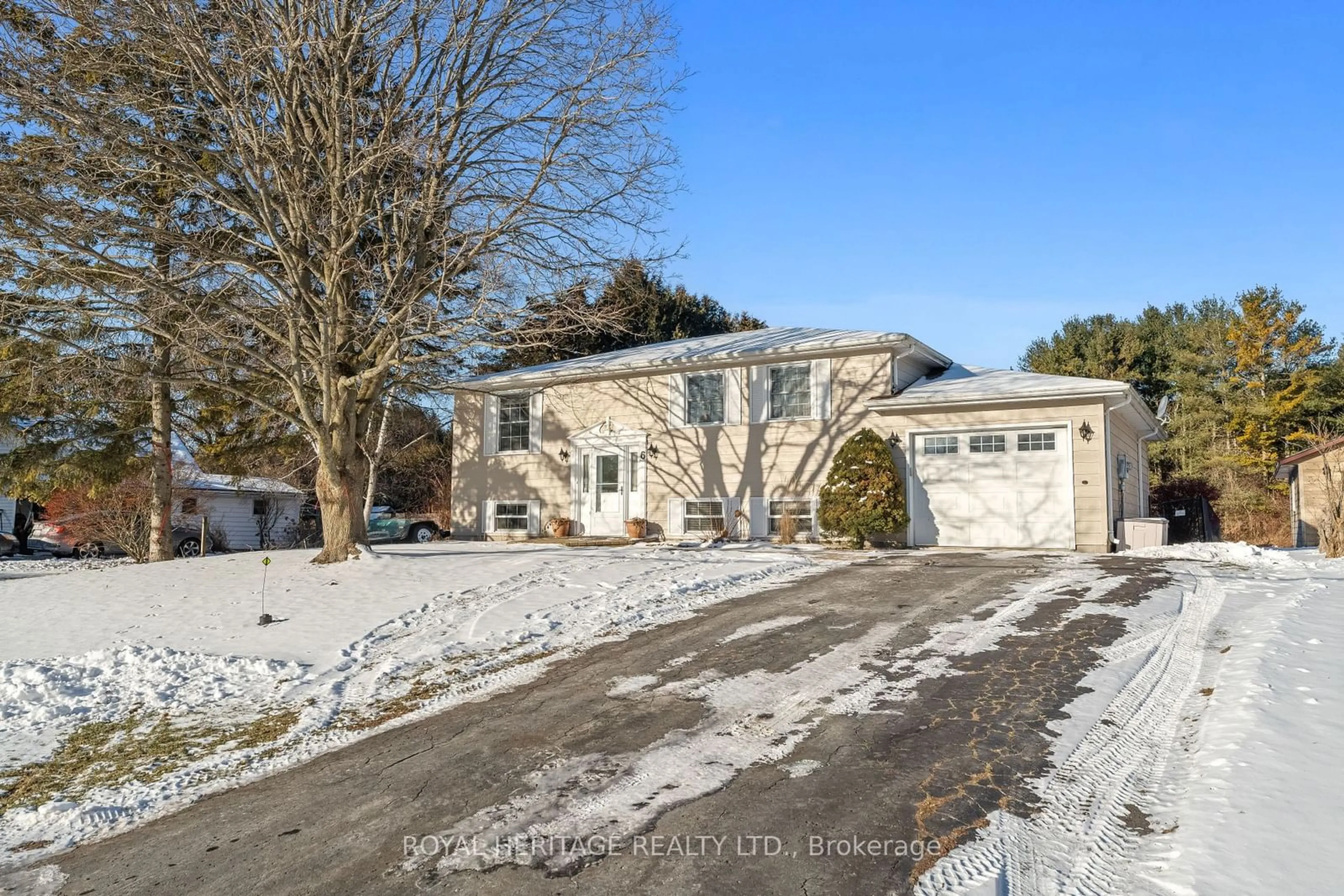 A pic from outside/outdoor area/front of a property/back of a property/a pic from drone, street for 6 Harbour St, Brighton Ontario K0K 1H0