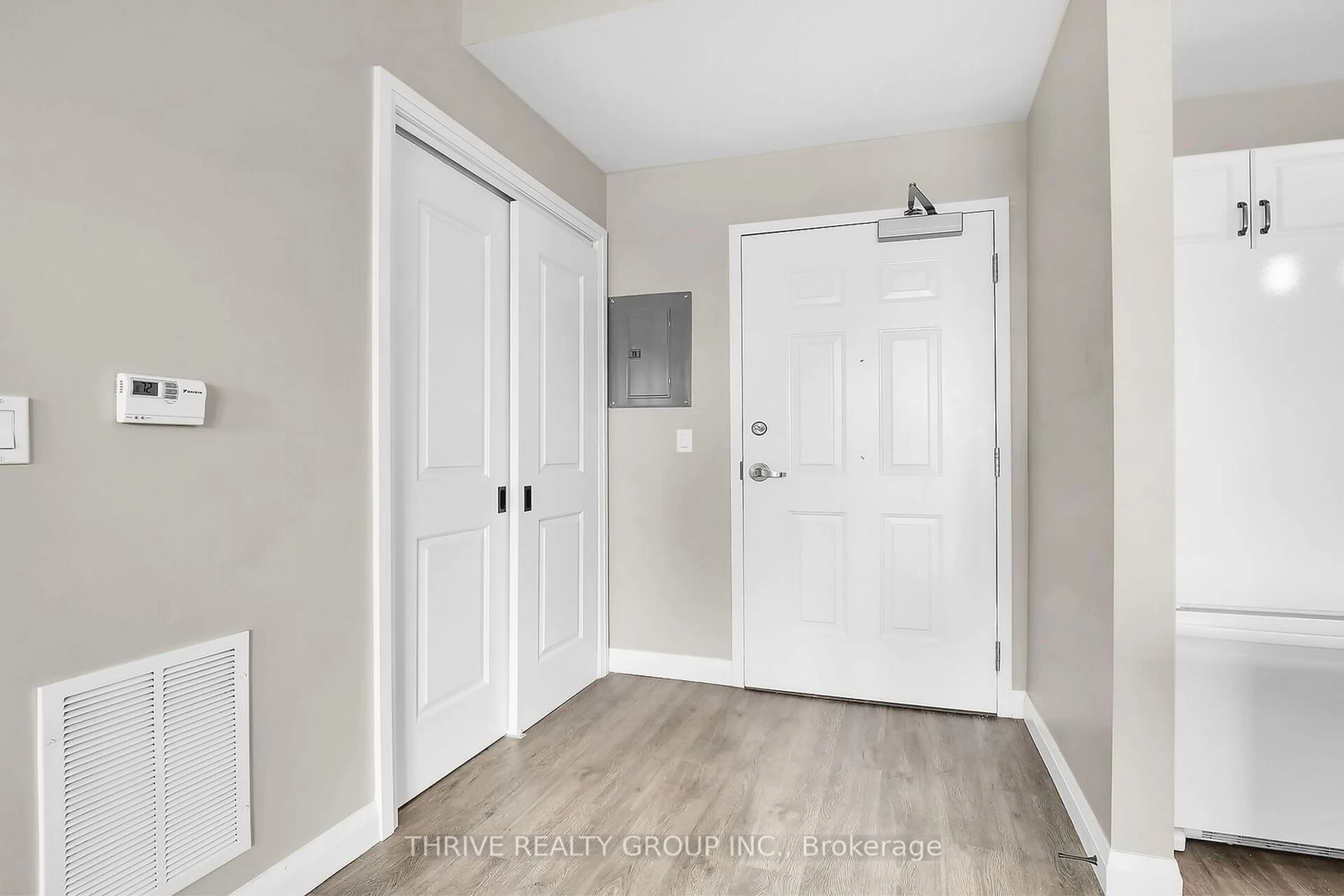 Indoor entryway for 263 Butler St #103, Lucan Biddulph Ontario N0M 2J0